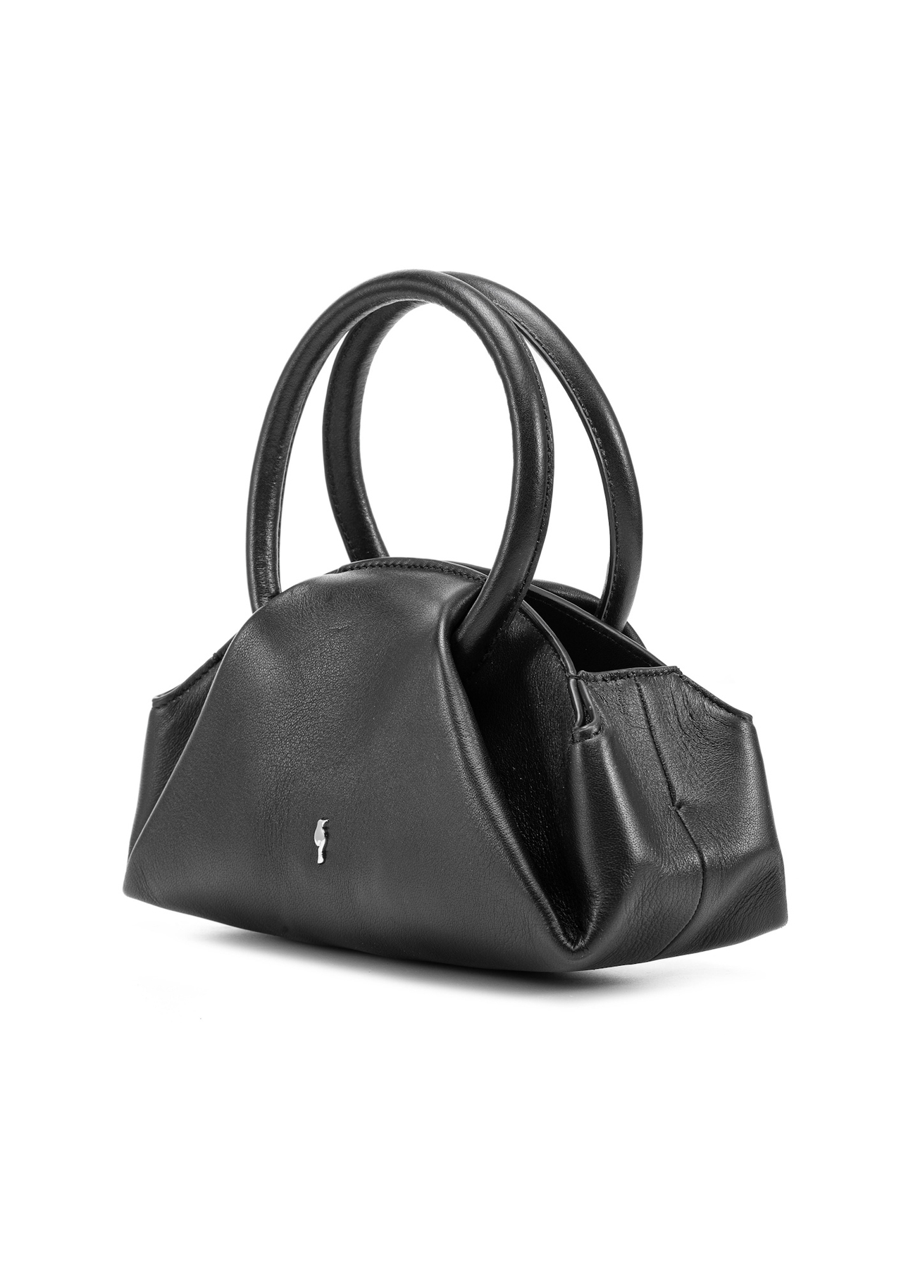 Czarna mini torebka typu top handle TORES-1203-99(Z25), widok skosu produktu na białym tle. 