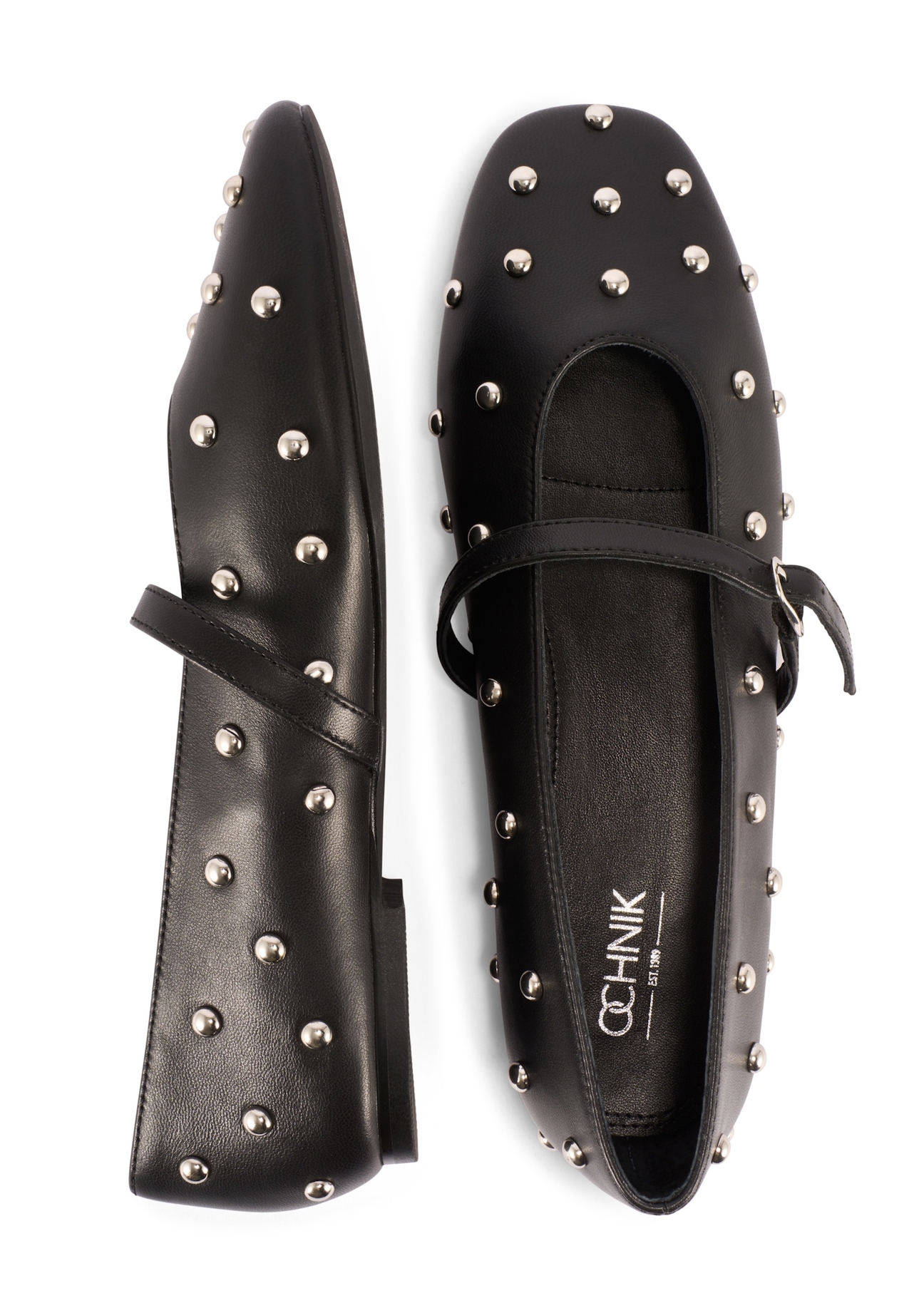 Czarne skórzane baleriny damskie z dżetami BUTYD-1235-99(W26), widok produktu z góry na białym tle.