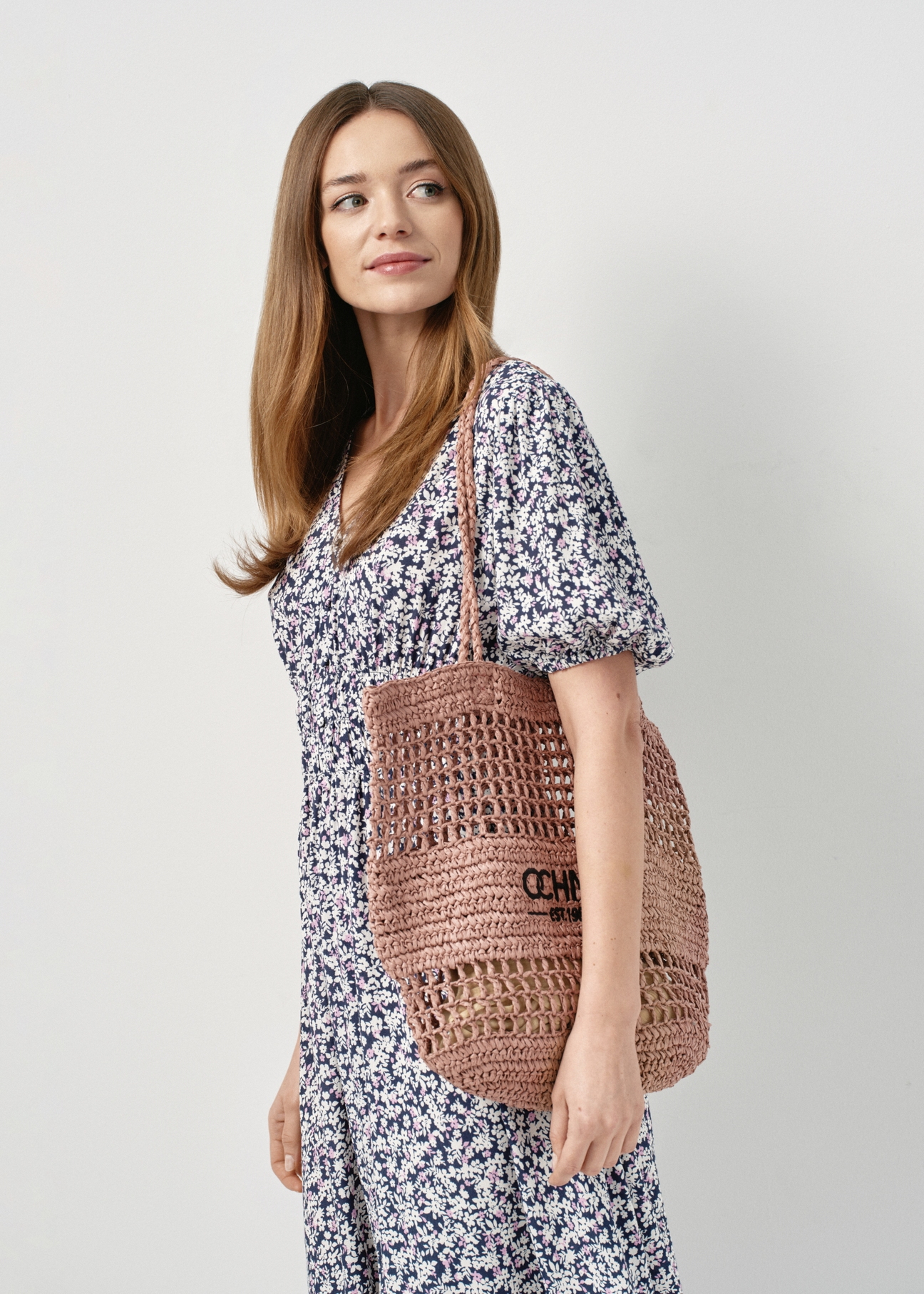 Słomkowa różowa torebka shopper damska TOREC-0924-34(W24)-04