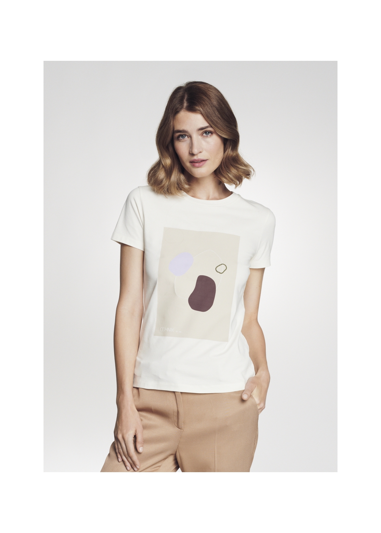 Bawełniany kremowy T-shirt damski TSHDT-0079-11(Z21)-01