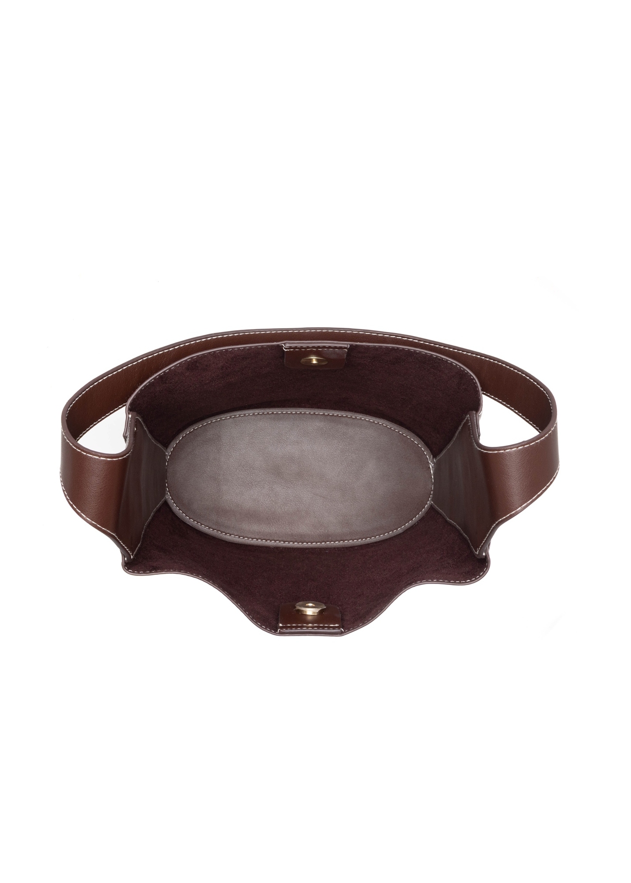 Ciemnobrązowa torebka damska z imitacji skóry TOREC-1214-1H(W26), widok produktu w środku na białym tle.