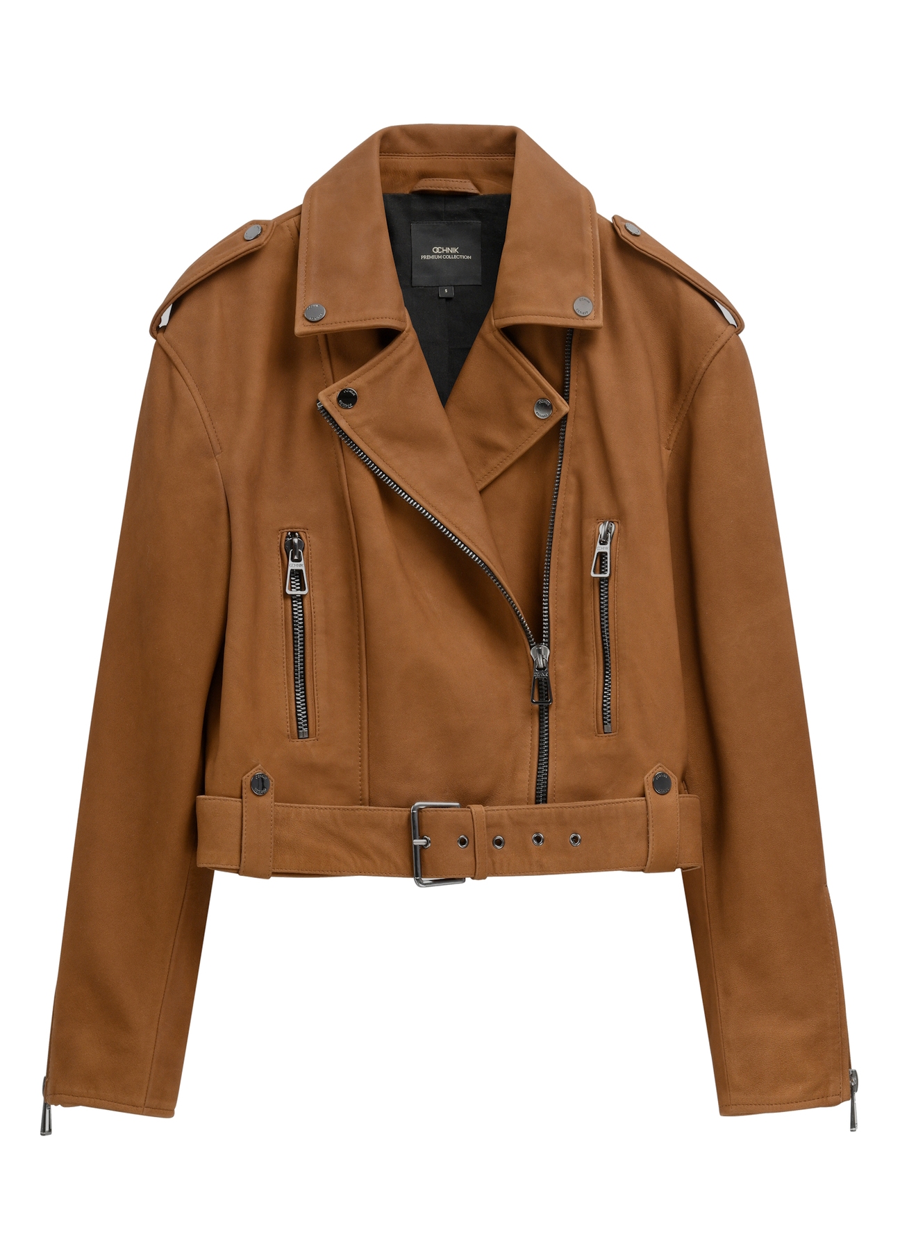 Skórzana kurtka ramoneska w kolorze koniaku KURDS-0610-1F(W26), widok produktu z przodu na białym tle.