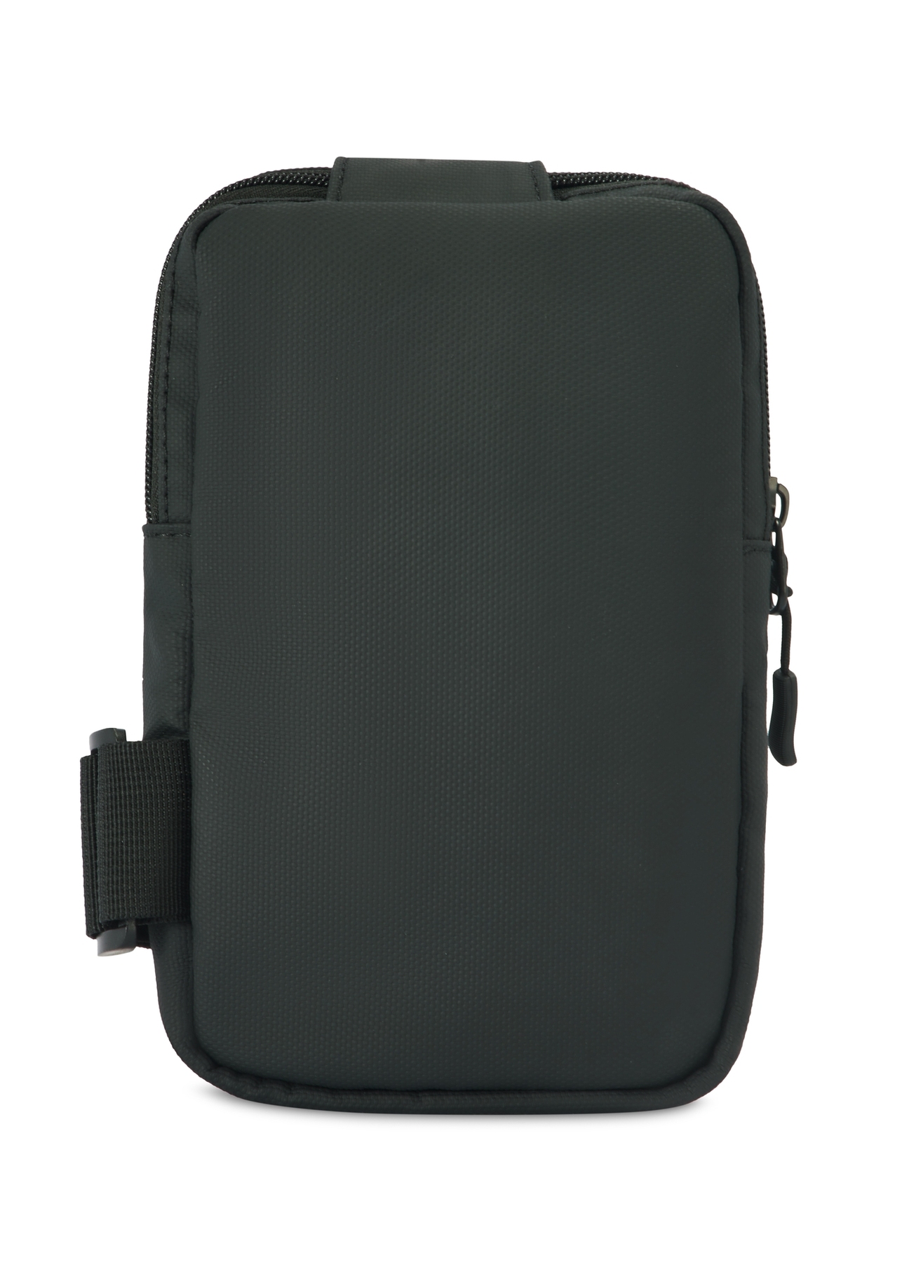 Mała czarna saszetka męska TORMN-0363-99(Z25), widok produktu od tyłu na białym tle.