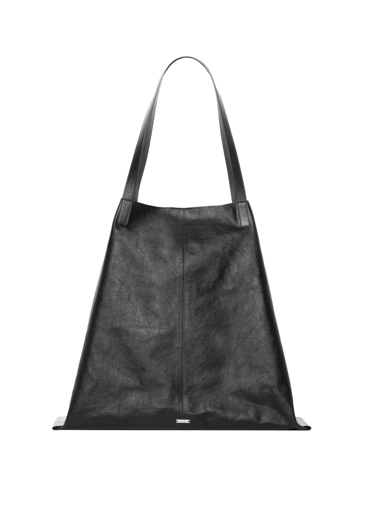 Czarna duża skórzana torebka shopper TORES-1354-99(Z26), widok produktu z przodu, złożona na białym tle.