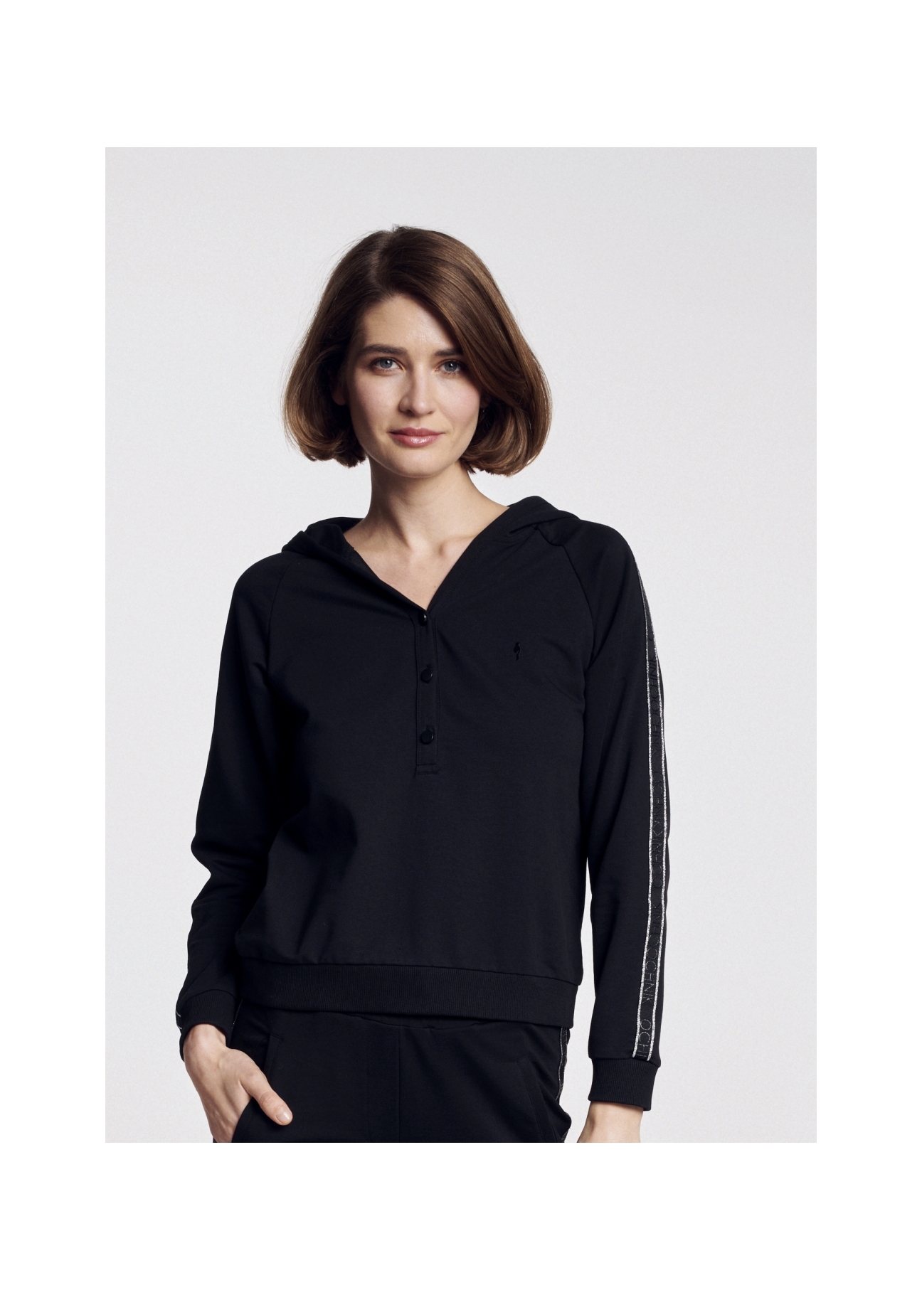Bluza damska rozpinana z kapturem BLZDT-0062-99(W21)-01