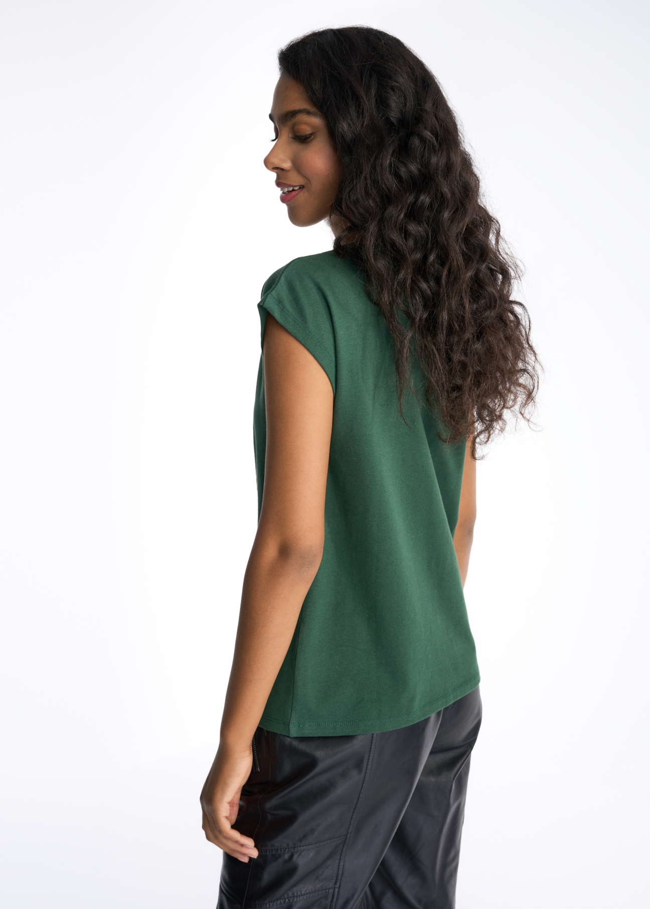 Zielony T-shirt damski w serek TSHDT-0099-54(Z22)-04