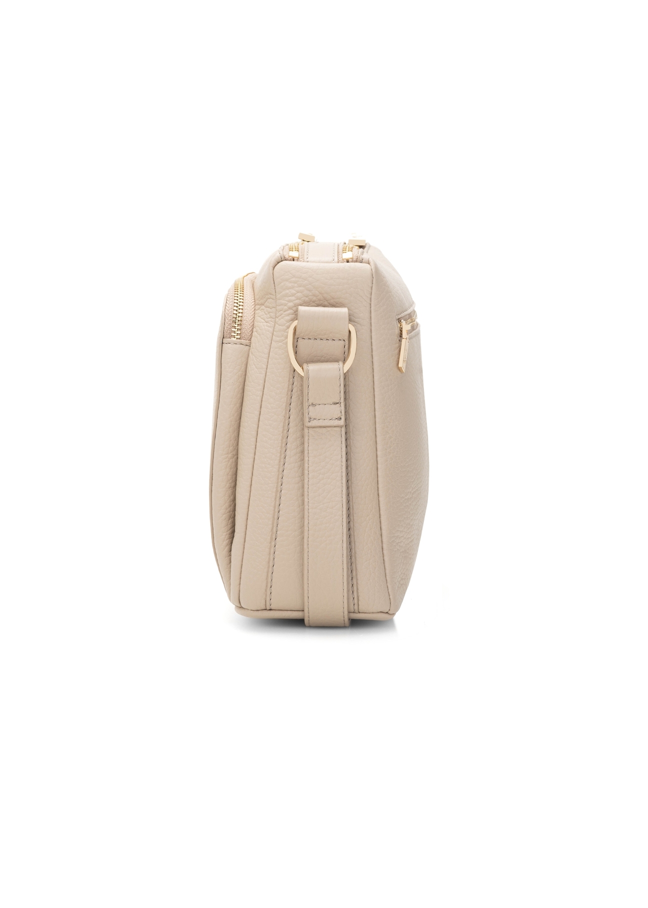 Beżowa skórzana torebka damska na ramię TORES-0983E-1B(W26), widok produktu z boku na białym tle.