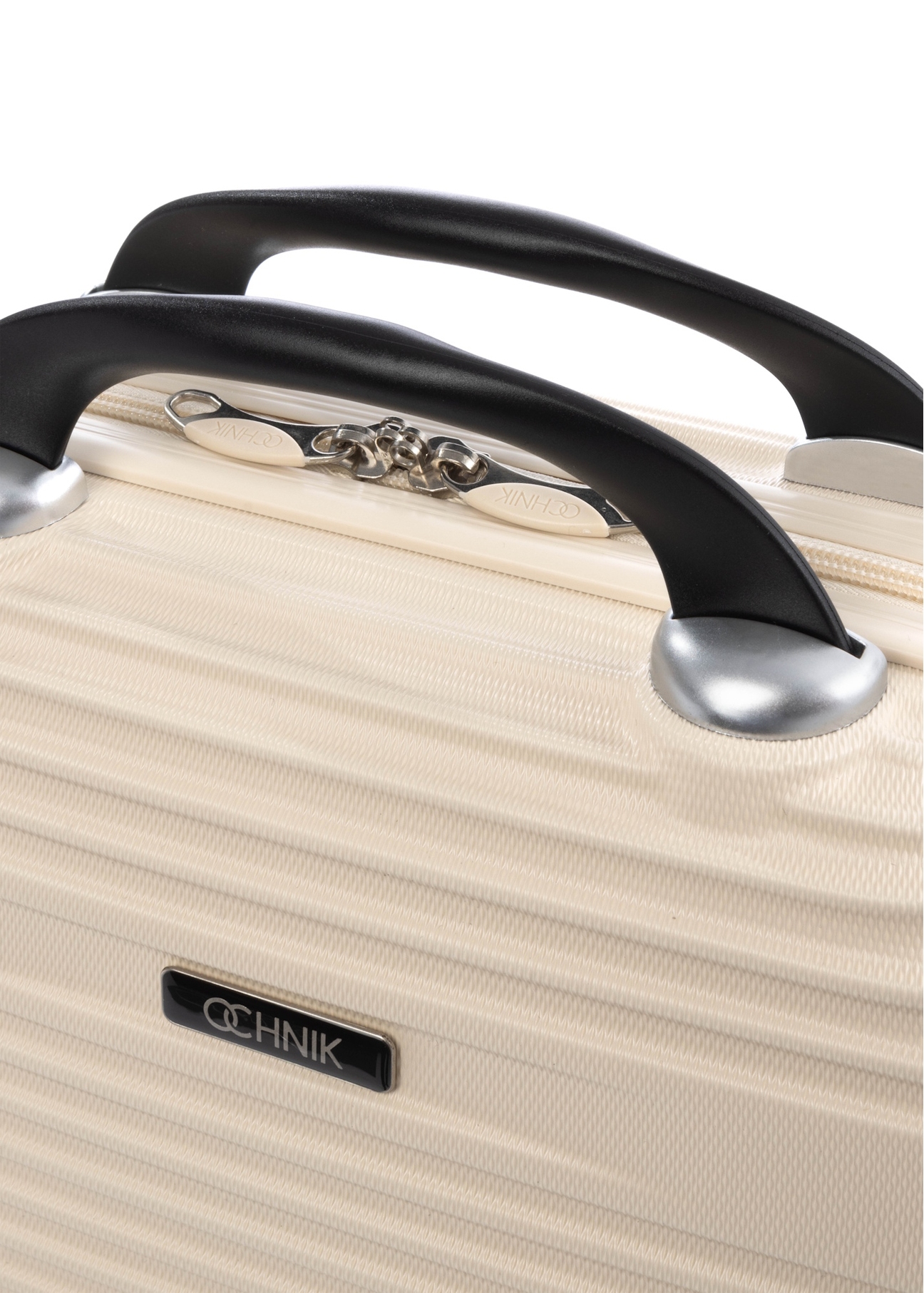 Kosmetyczka WALAB-0040-0C-14(W26), zbliżenie na detal produktu na białym tle.