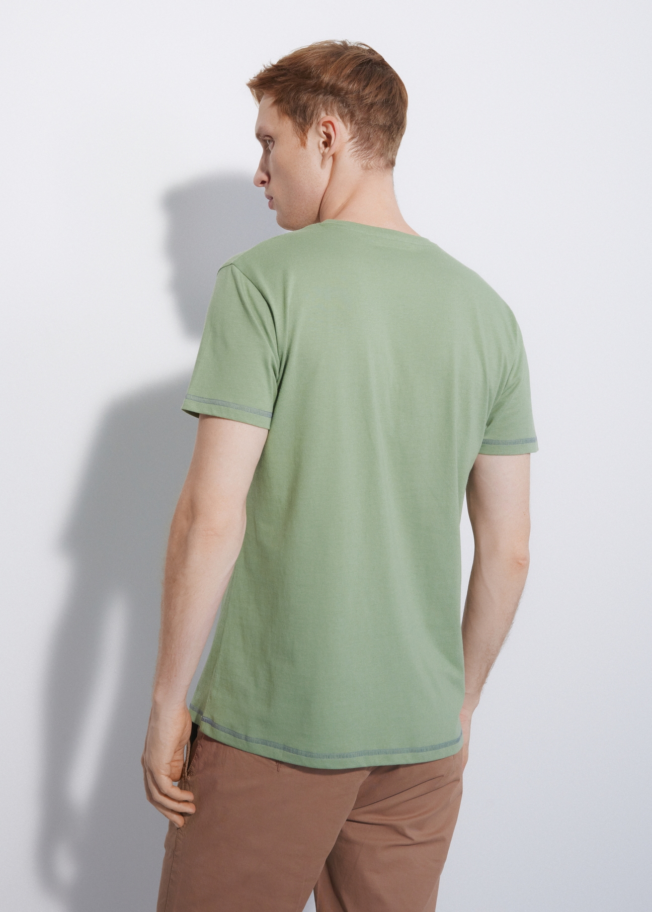 Zielony T-shirt męski z logo TSHMT-0068-54(W23)-03