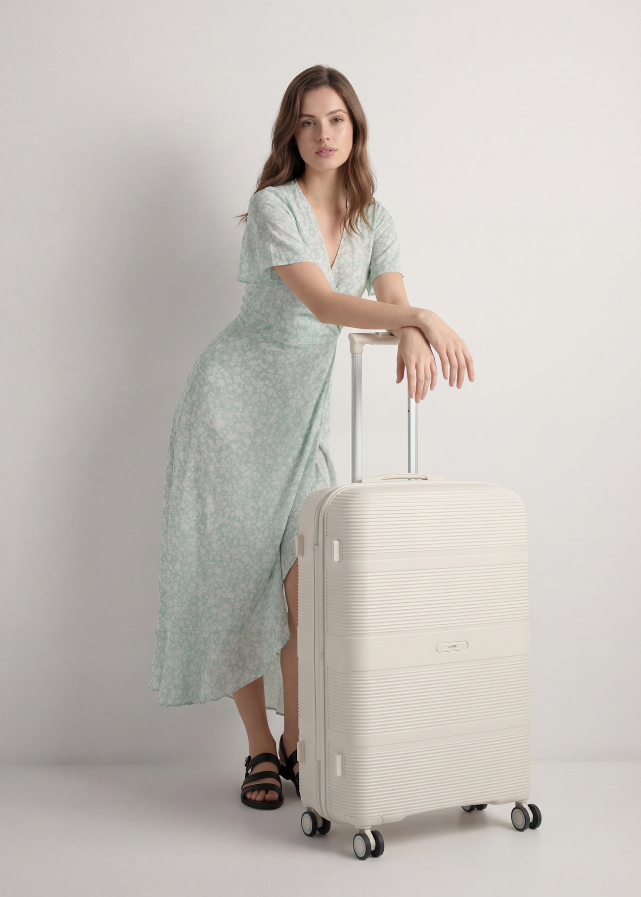 Duża walizka na kółkach WALPP-0022-0C-28(W26)