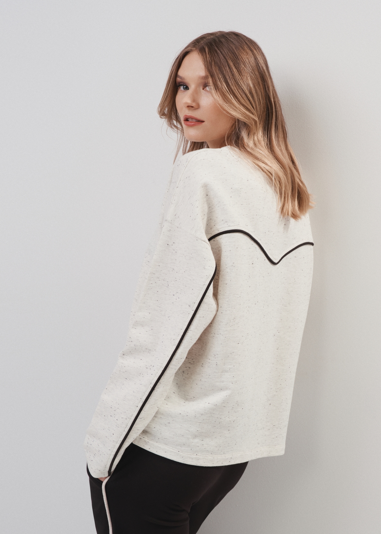Bluza damska bez kaptura BLZDT-0094-12(Z23)-03