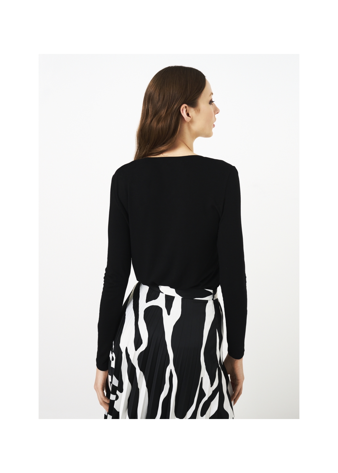 Czarna bluzka damska longsleeve LSLDT-0024-99(W23)-05