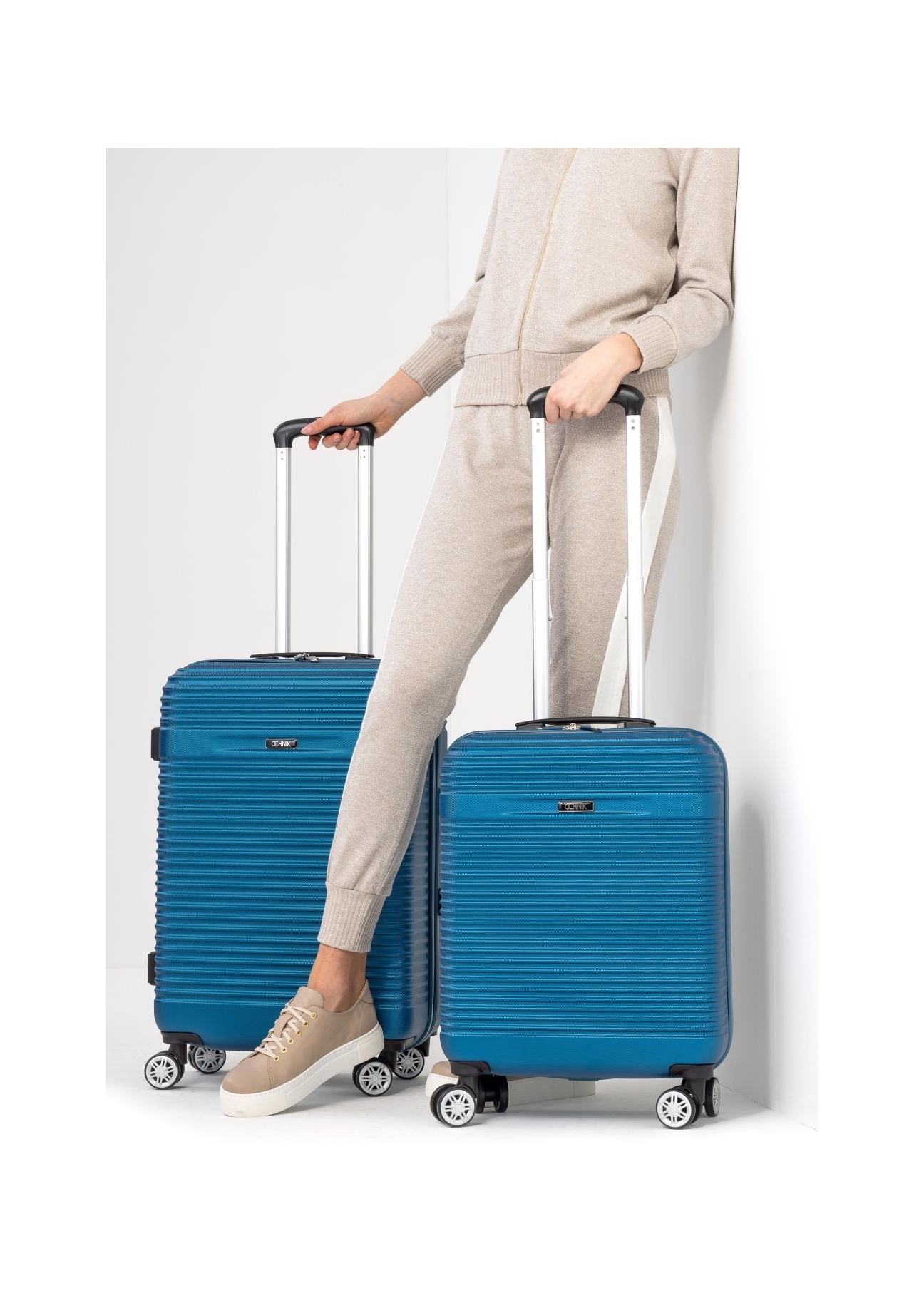 Komplet walizek na kółkach 19'/24'/28' WALAB-0040-61(W24)-11