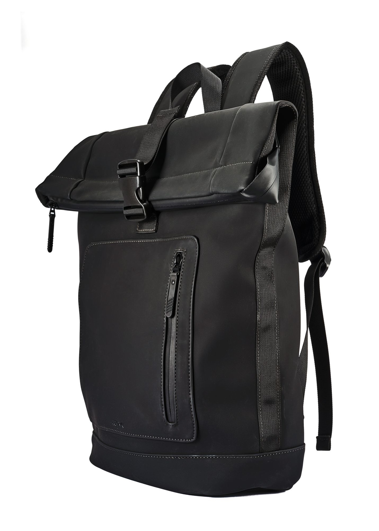 Czarny plecak męski PLCMN-0016-99(Z25) - widok produktu po skosie na białym tle. 