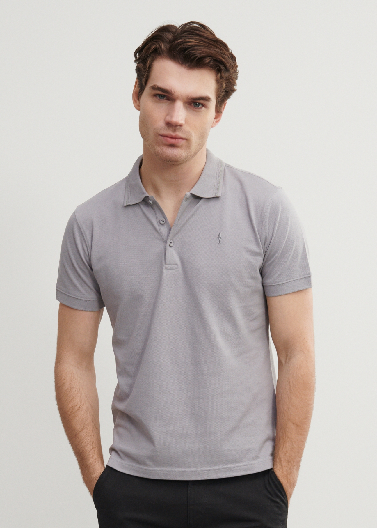 Szara koszulka polo z logo POLMT-0056-91(W23)-01