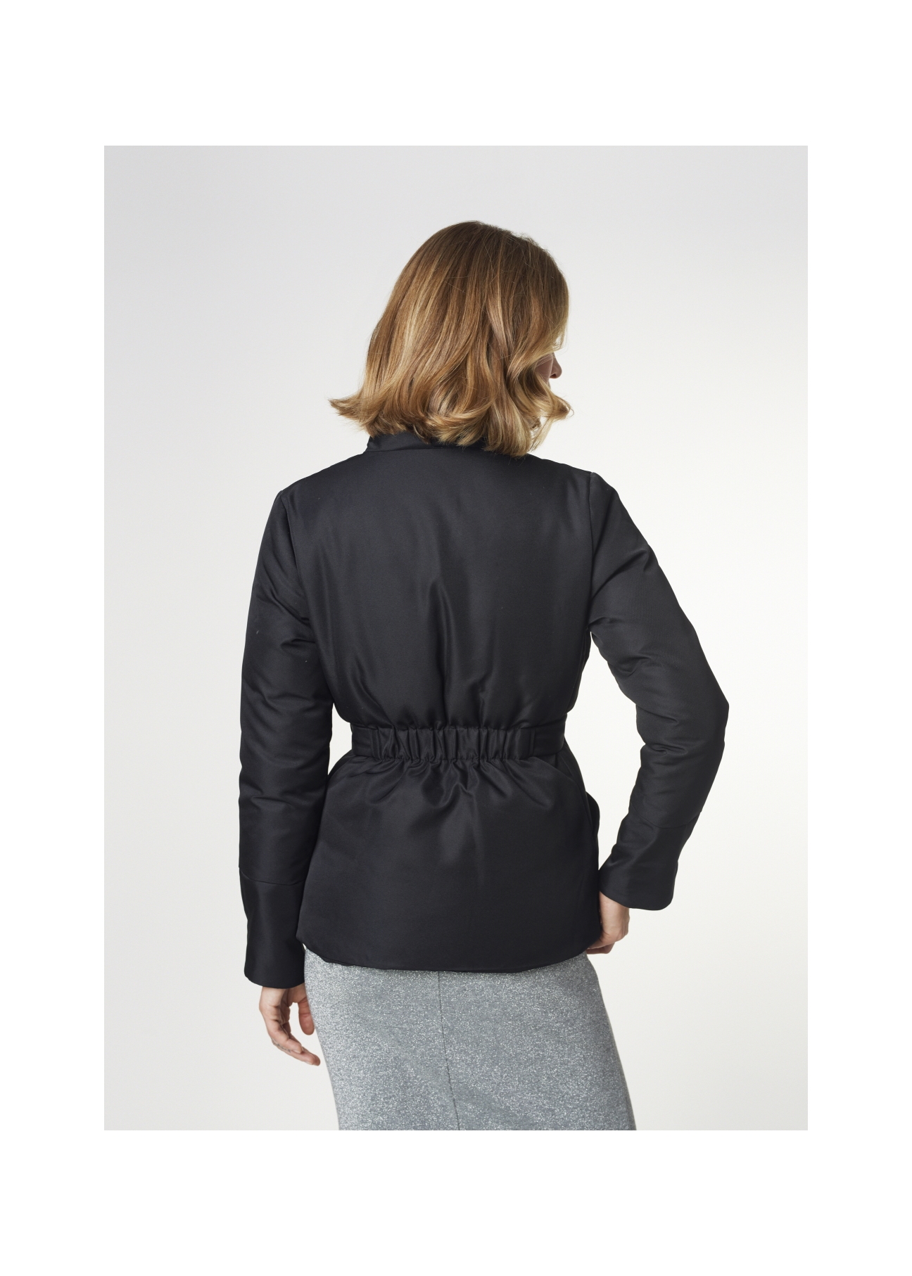 Elegancka kurtka damska ze stójką i paskiem KURDT-0297-99(Z21)-02