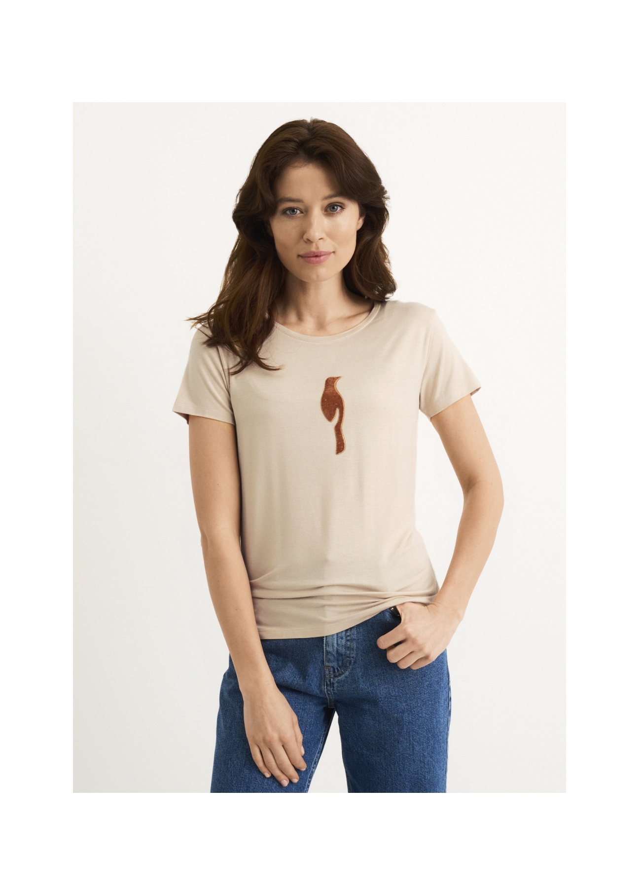 Beżowy T-shirt damski z wilgą TSHDT-0090-80(W22)-01