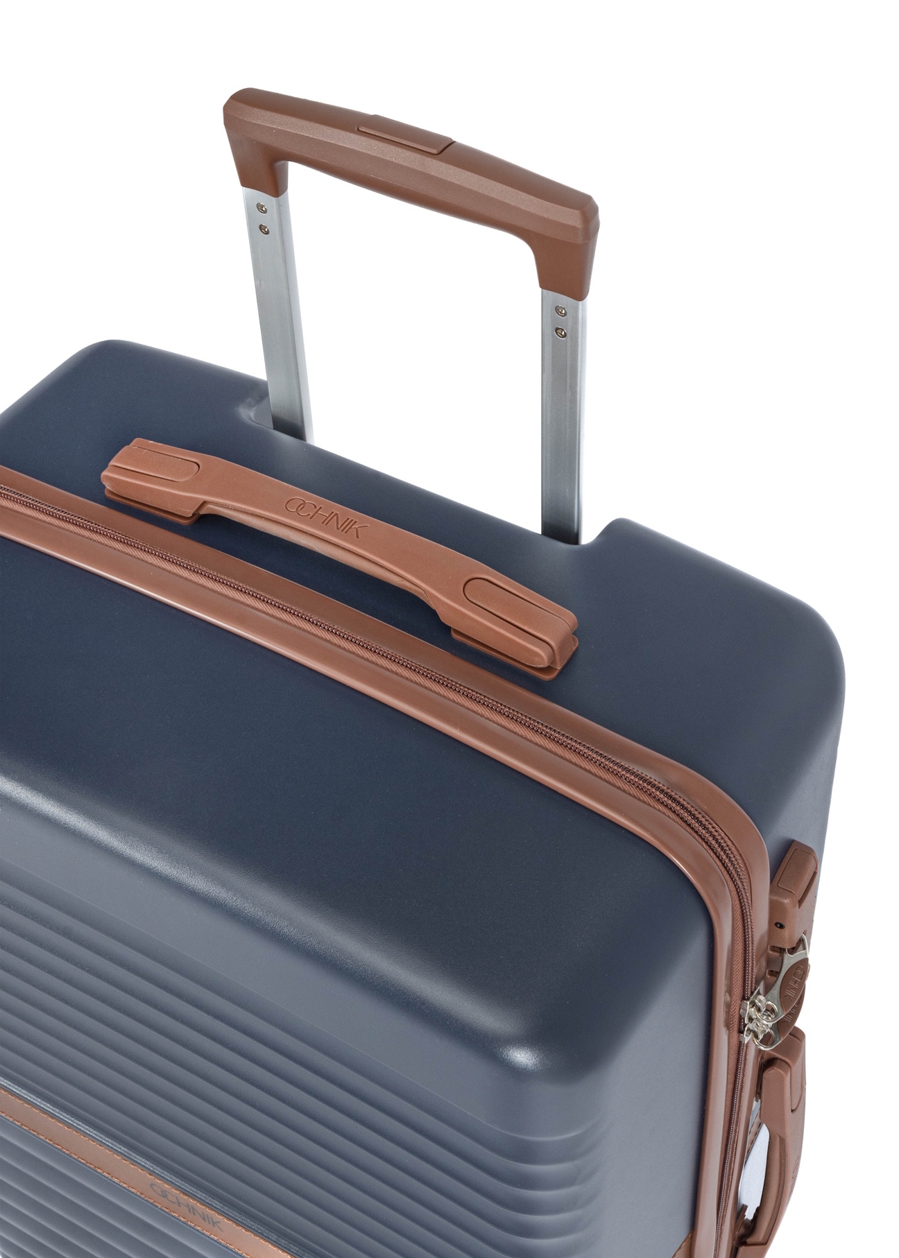 Komplet walizek na kółkach 19''/24''/28'' WALAB-0084-7D(W26), widok rączki produktu na białym tle.