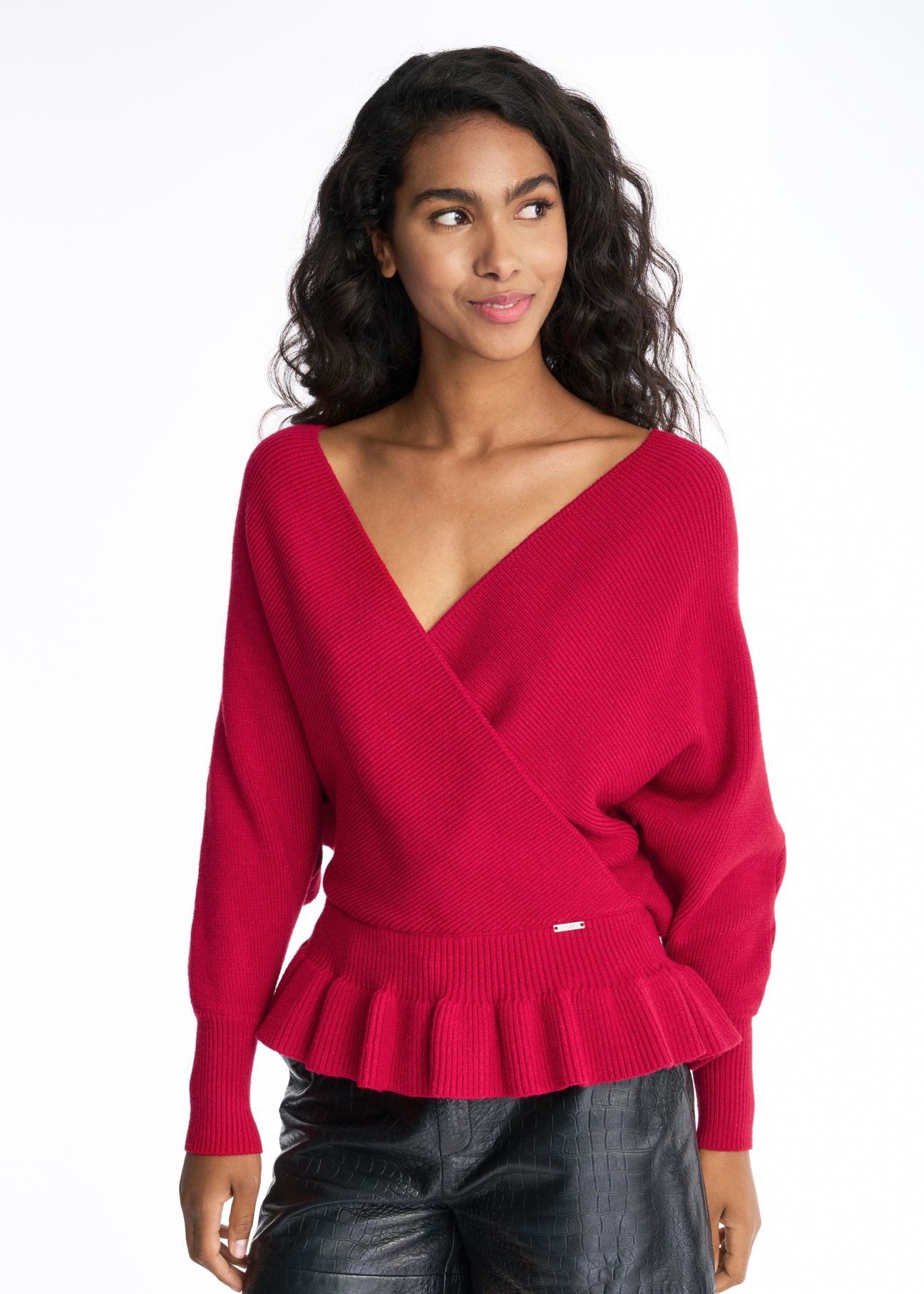 Czerwony sweter damski z taliowaniem SWEDT-0126-42(Z22)-02