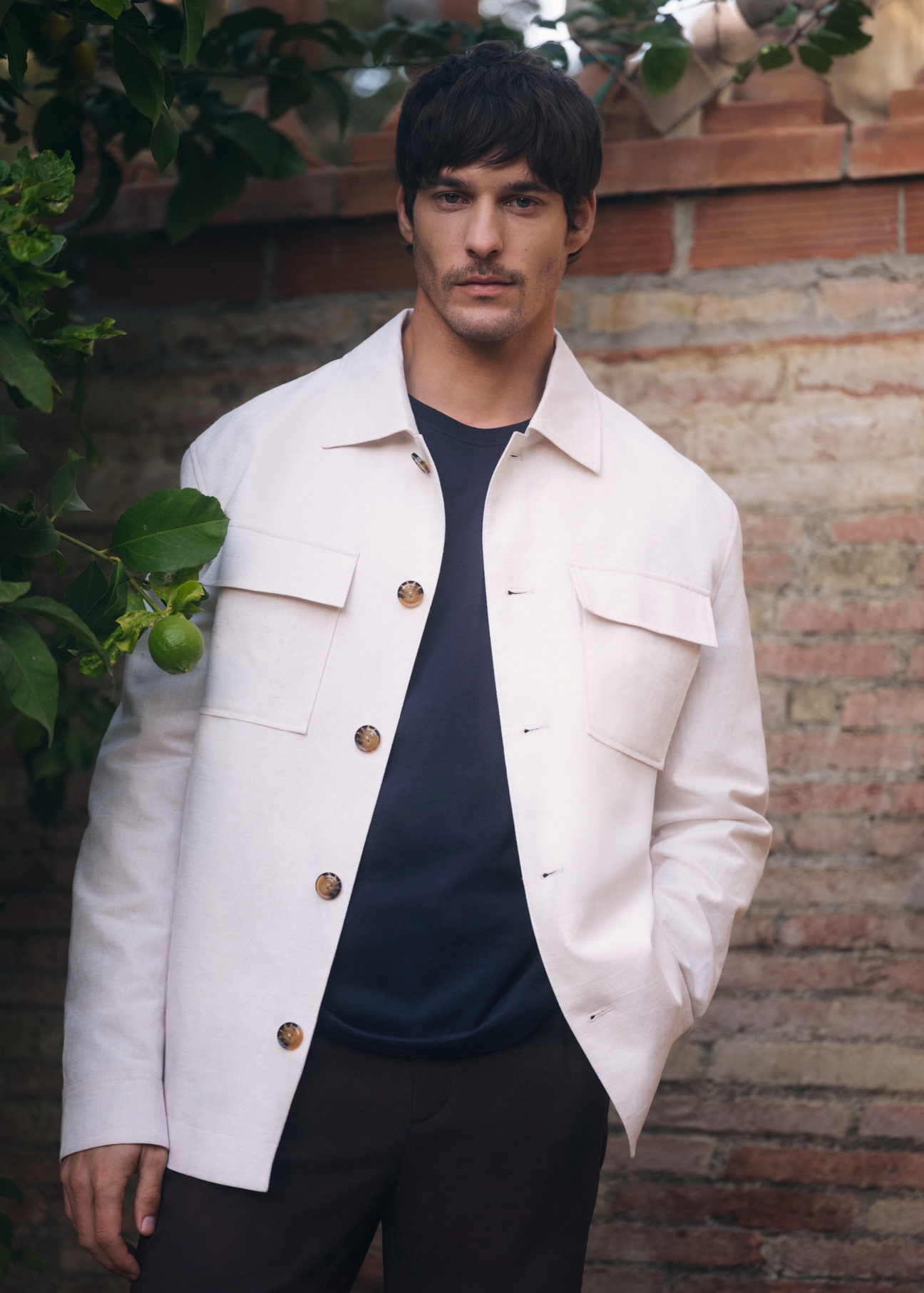 Jasnobeżowa lniana kurtka męska KURMT-0420-1A(W26)