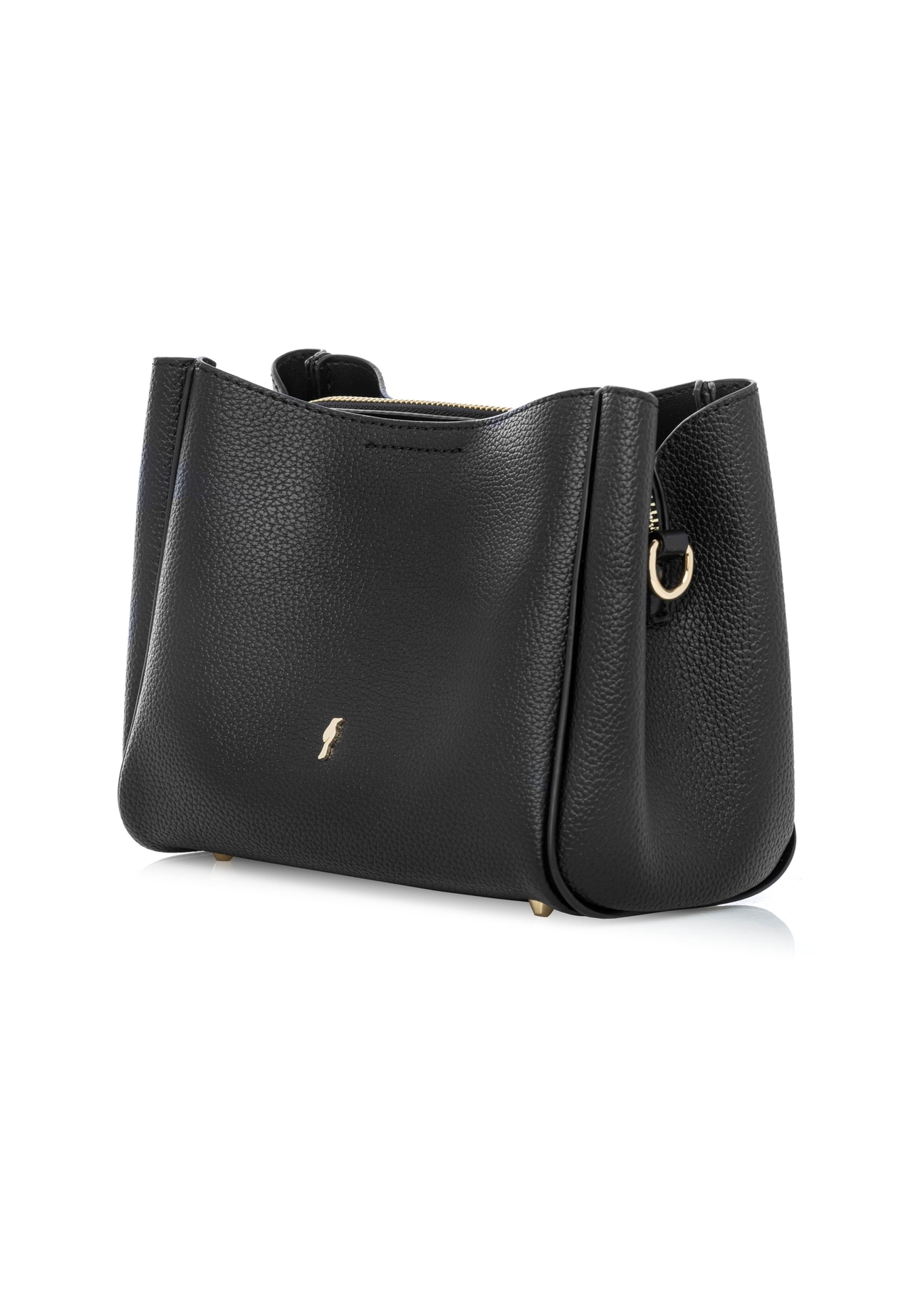 Czarna torebka damska na ramię TOREC-1180-99(W26) - widok produktu po skosie, na białym tle.