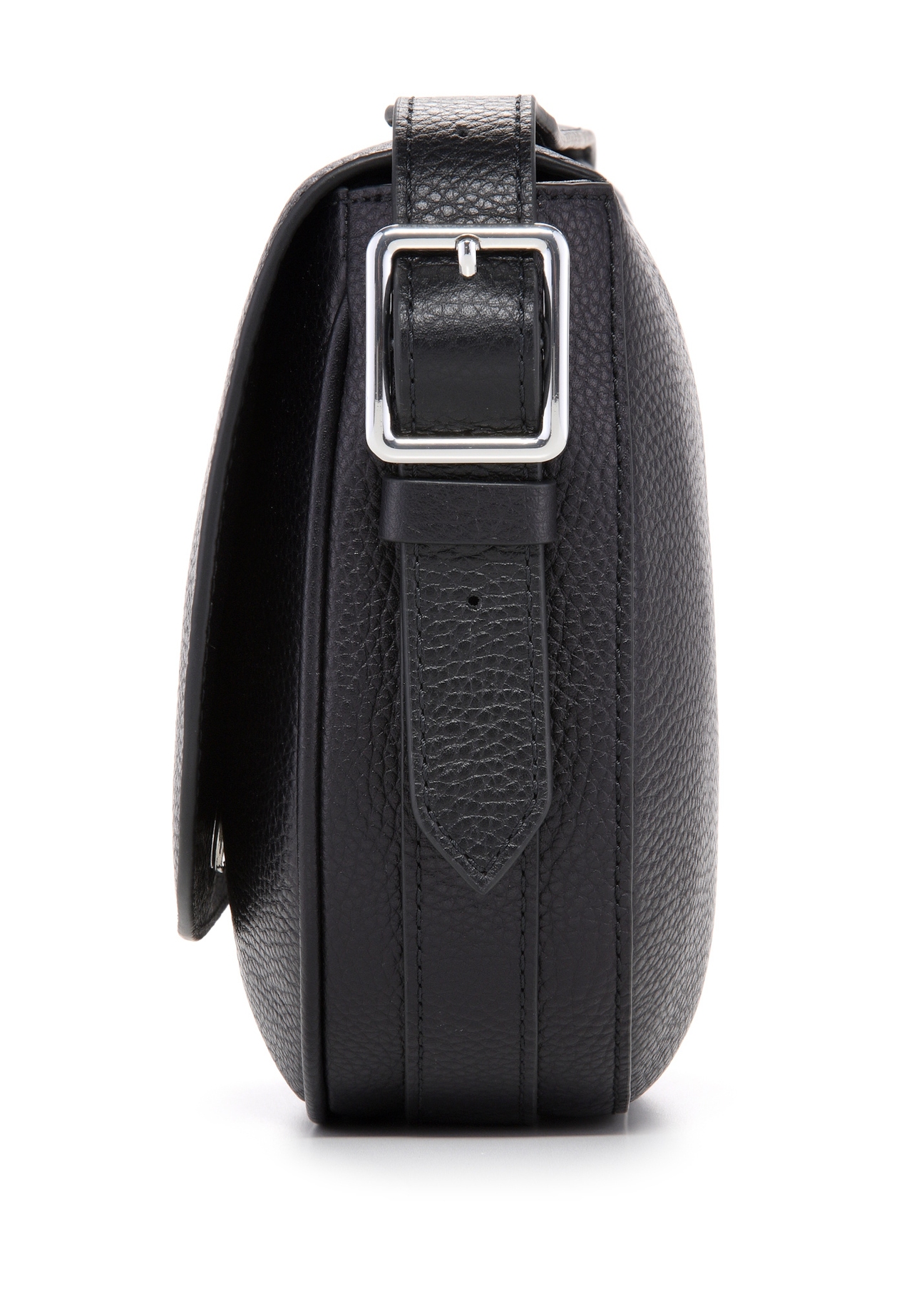 Czarna skórzana torebka damska na ramię TORES-1218-9I(W26), widok produktu z boku na białym tle.