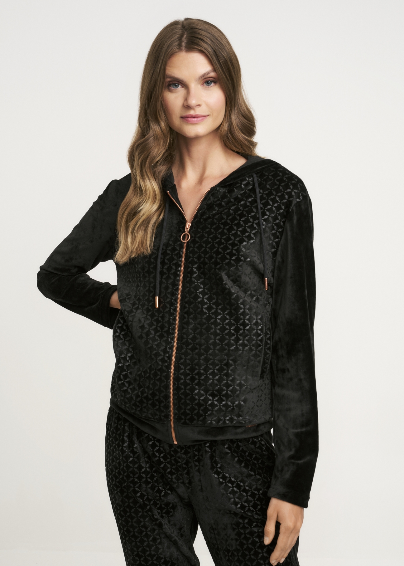 Czarna rozpinana bluza damska BLZDT-0081-99(Z22)-01