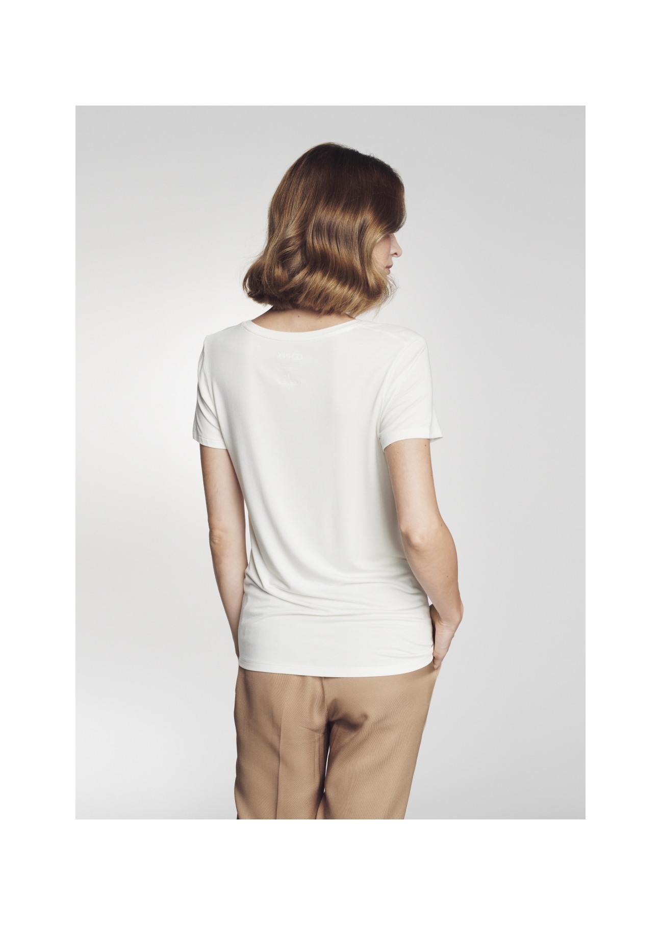 Kremowy T-shirt damski z wilgą TSHDT-0078-16(Z21)-05