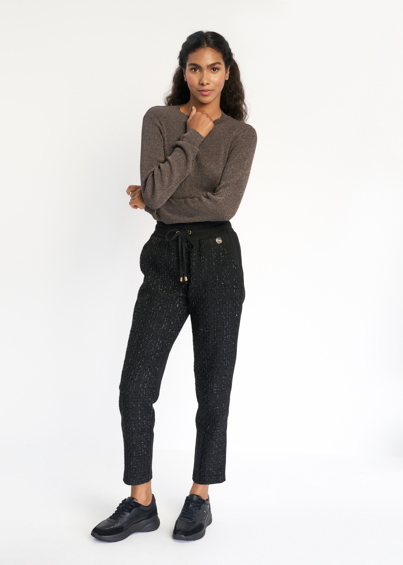 Eleganckie czarne spodnie damskie SPODT-0077-99(Z22)-03