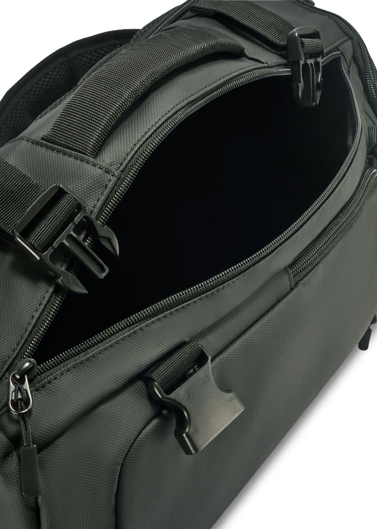 Podróżny plecak męski TORMN-0364-99(Z25) - widok otwartego produktu z góry na białym tle.