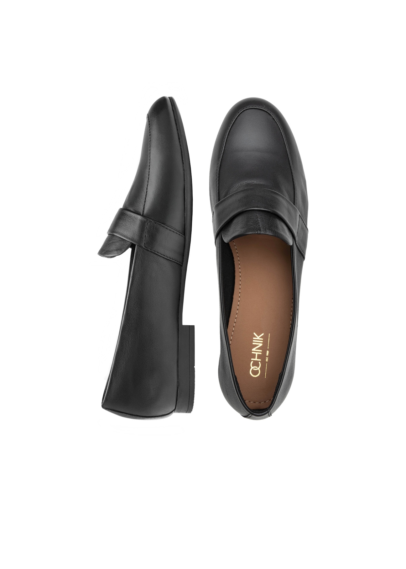 Skórzane czarne mokasyny damskie BUTYD-1074A-99(W26), widok produktu z góry na białym tle.