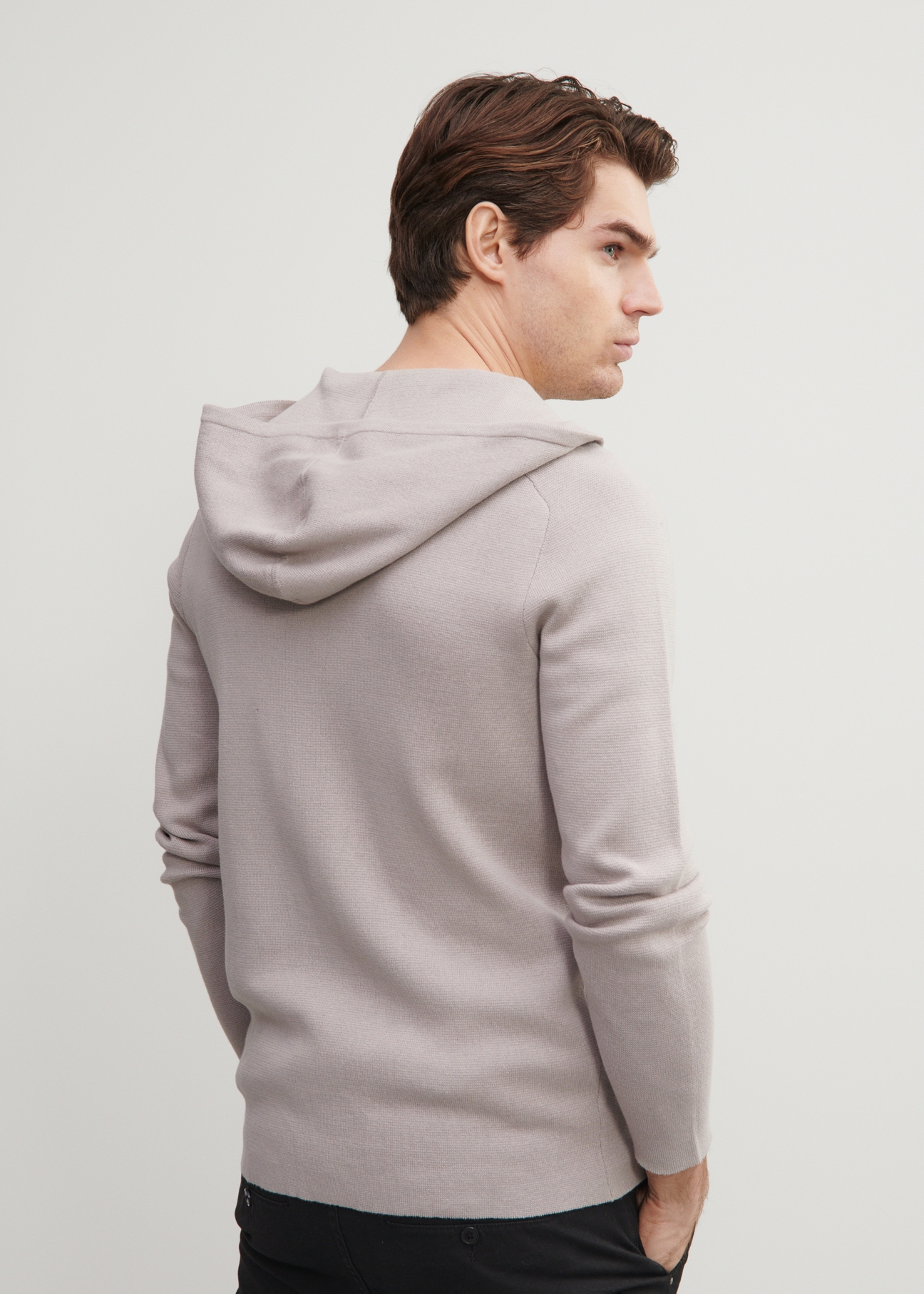 Beżowy sweter męski z kapturem SWEMT-0126-80(W23)-03