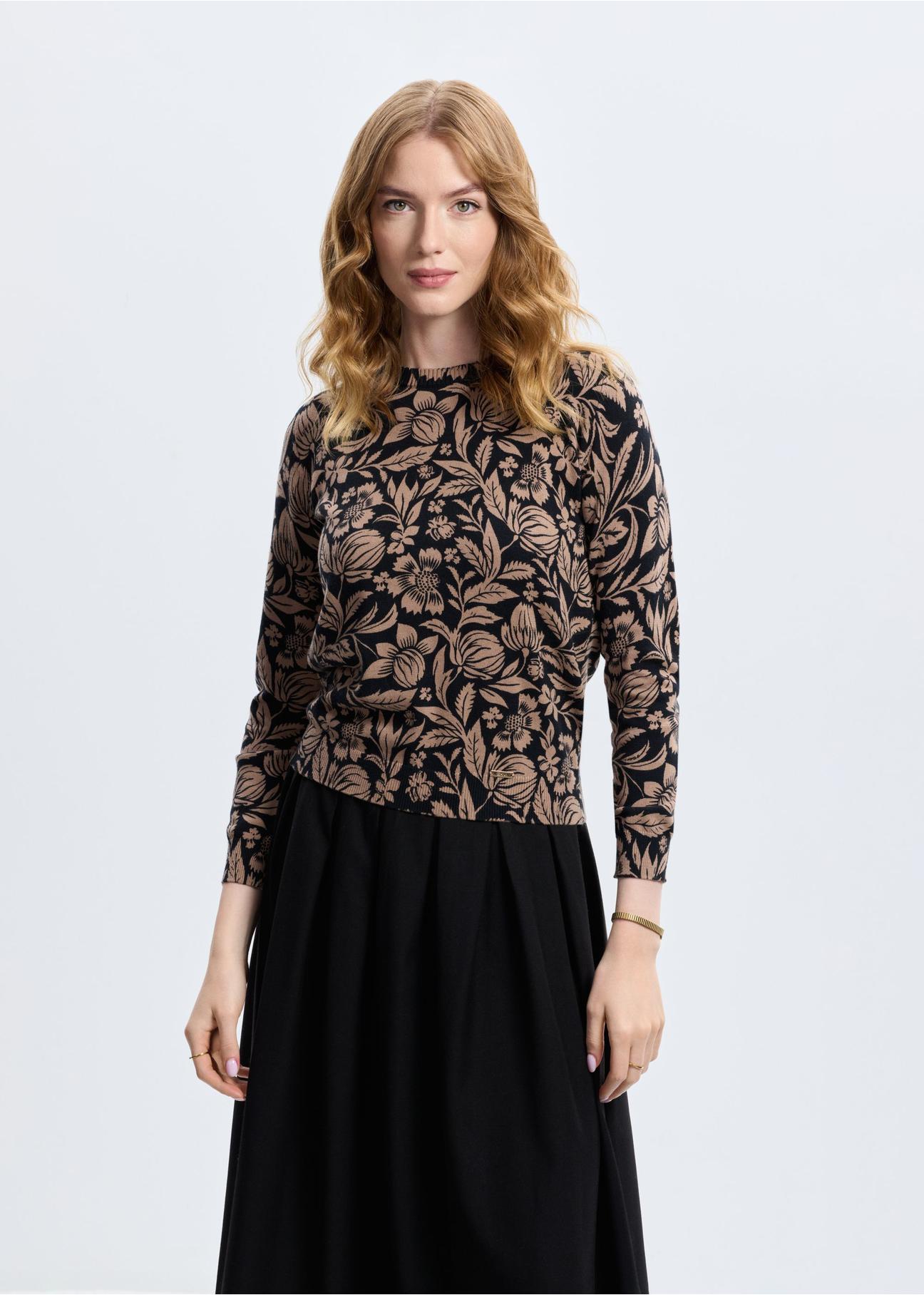 Women's sweater with floral print SWEDT-0220-98(Z24)