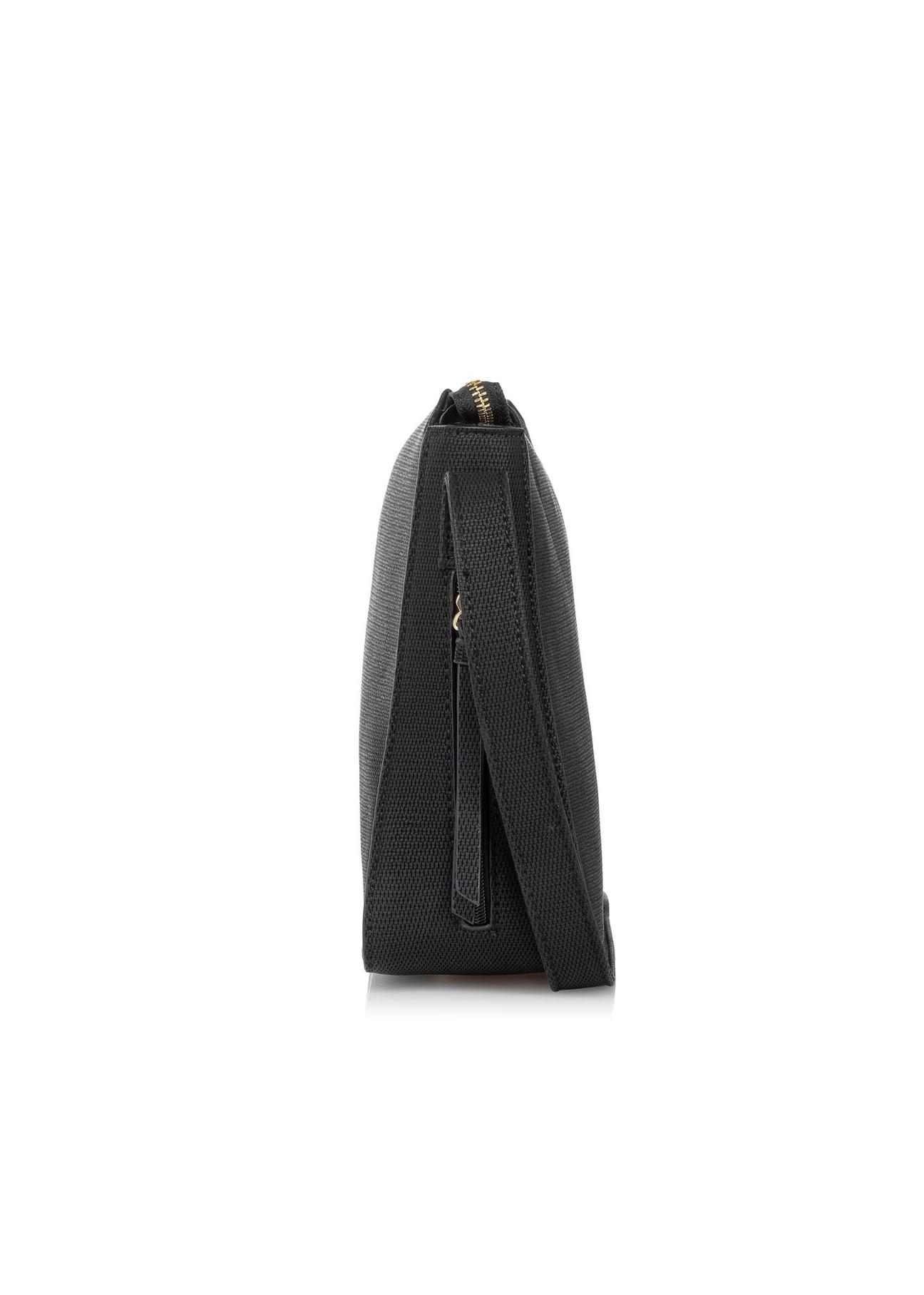 Czarna torebka damska z kieszonkami TOREC-0760-99(W23)