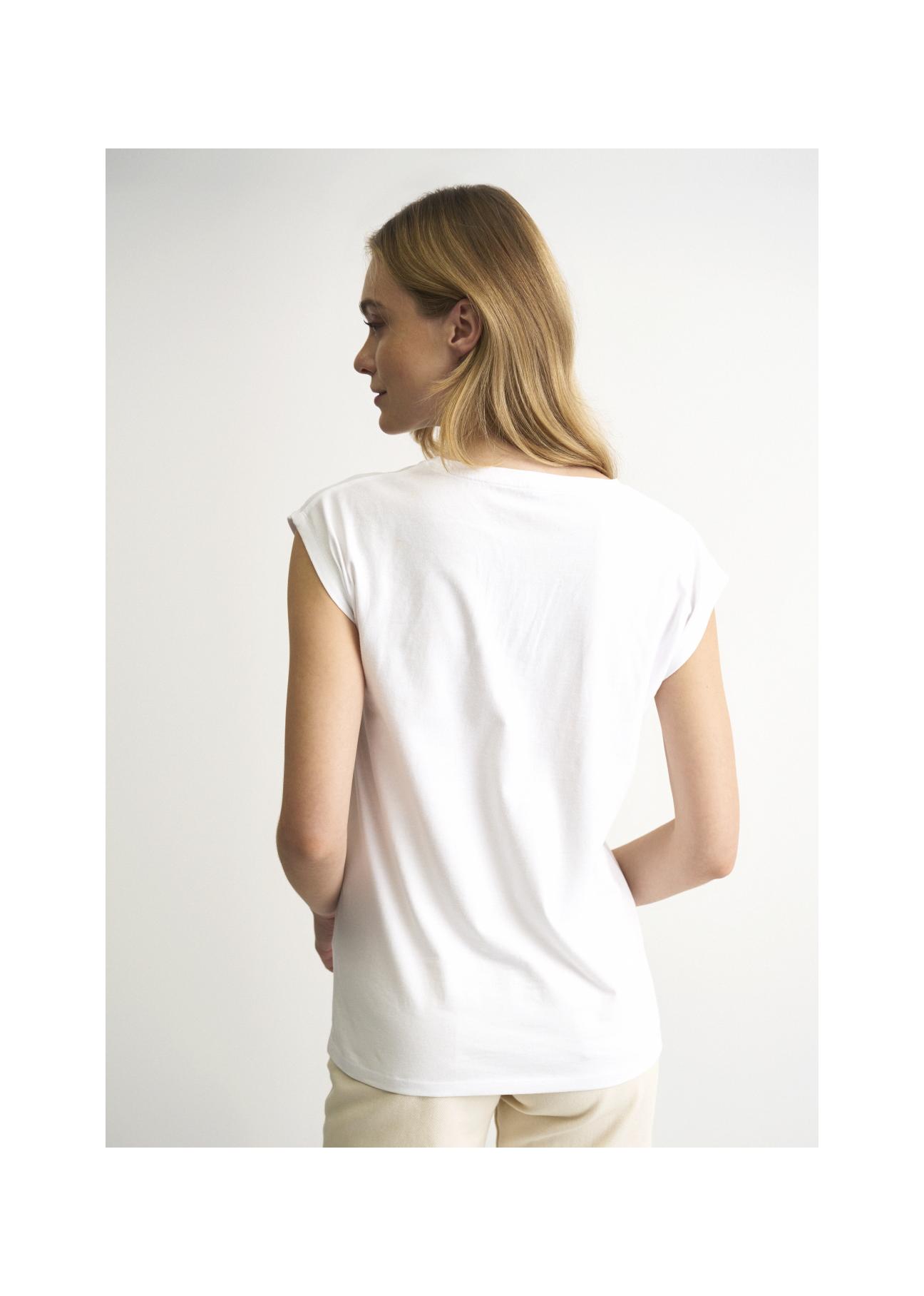 Biały T-shirt ze złotym nadrukiem damski TSHDT-0087-11(W22)-05