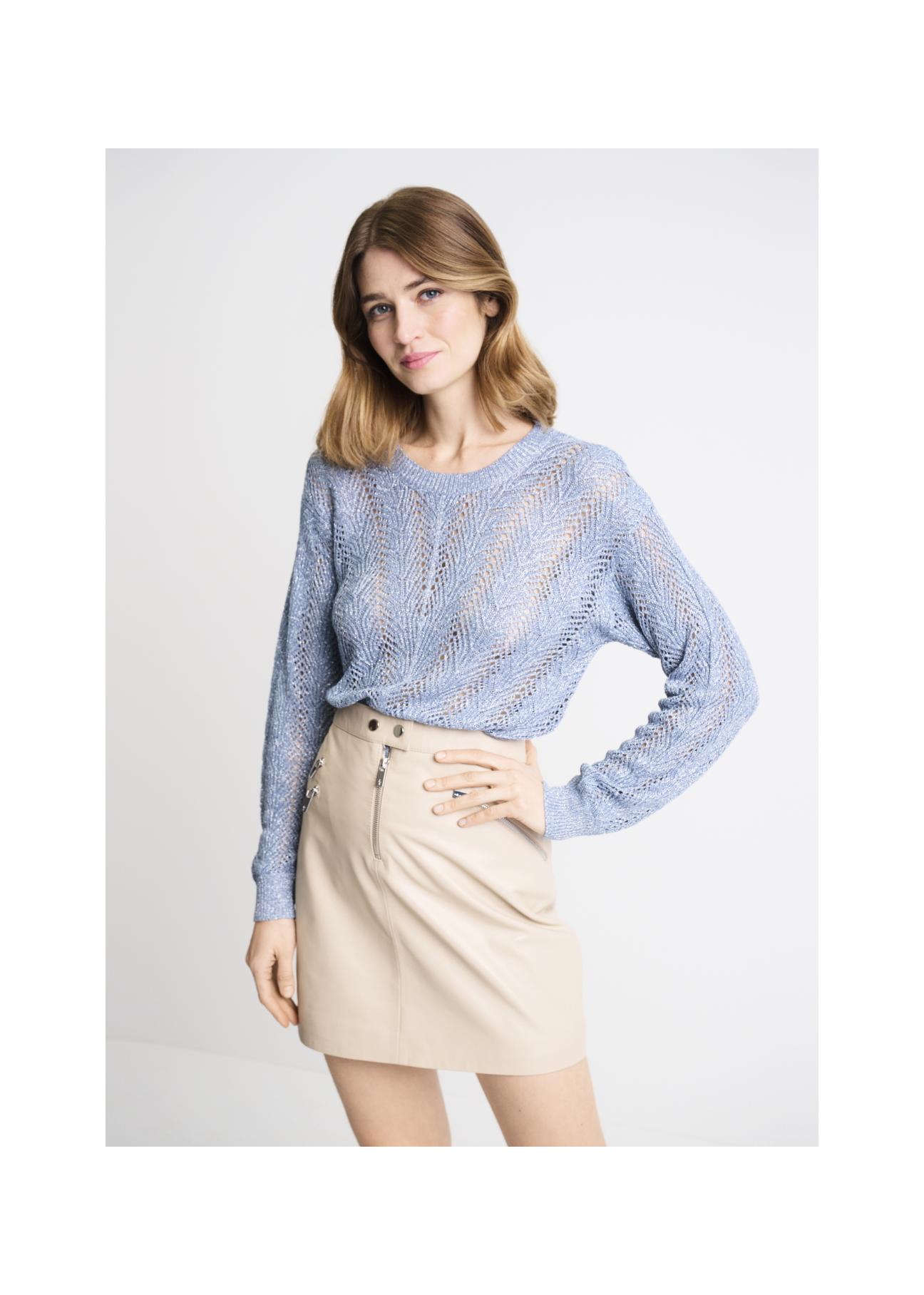 Niebieski ażurowy sweter damski SWEDT-0159-61(W22)