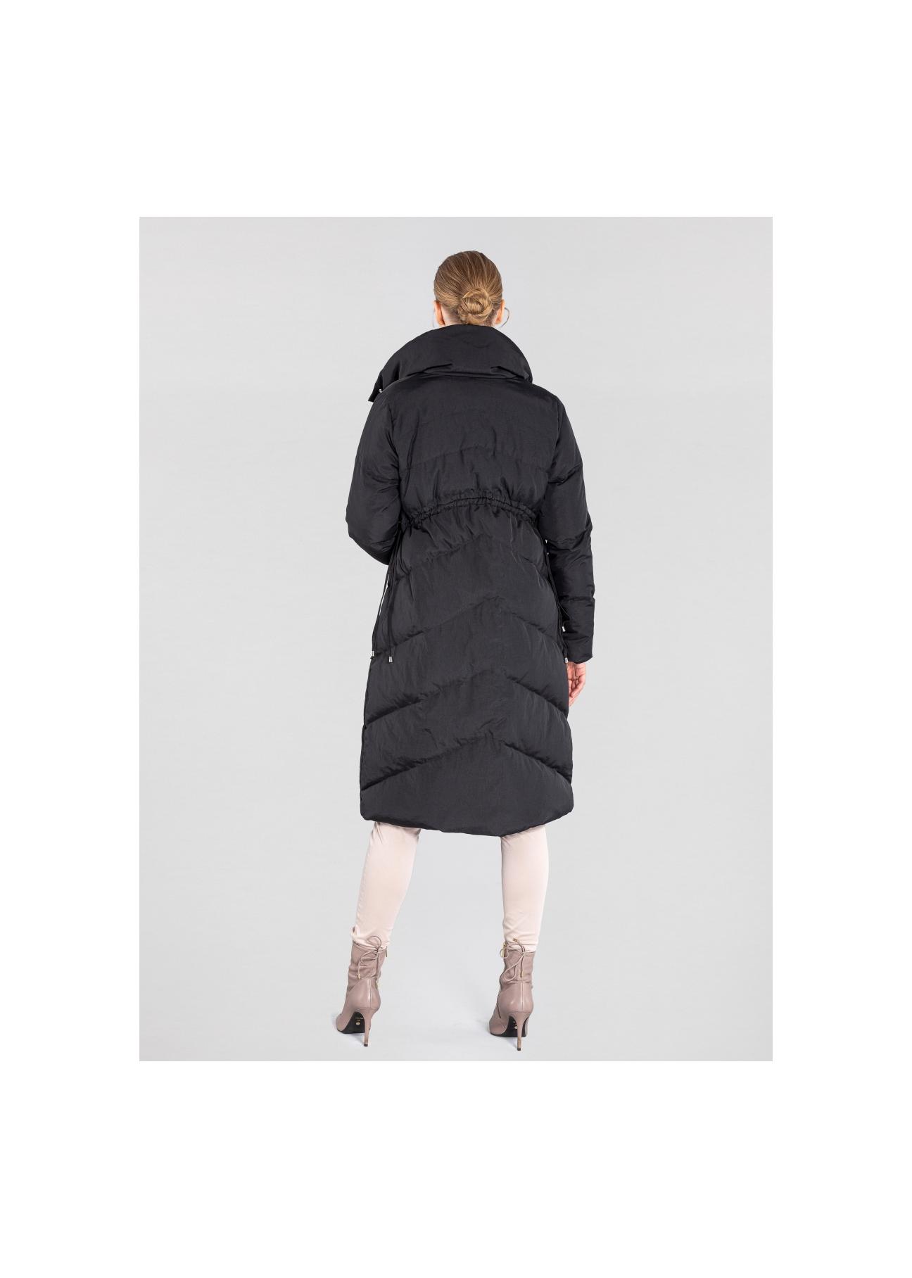 Długa czarna kurtka damska z puchem KURDT-0275-99(Z20)