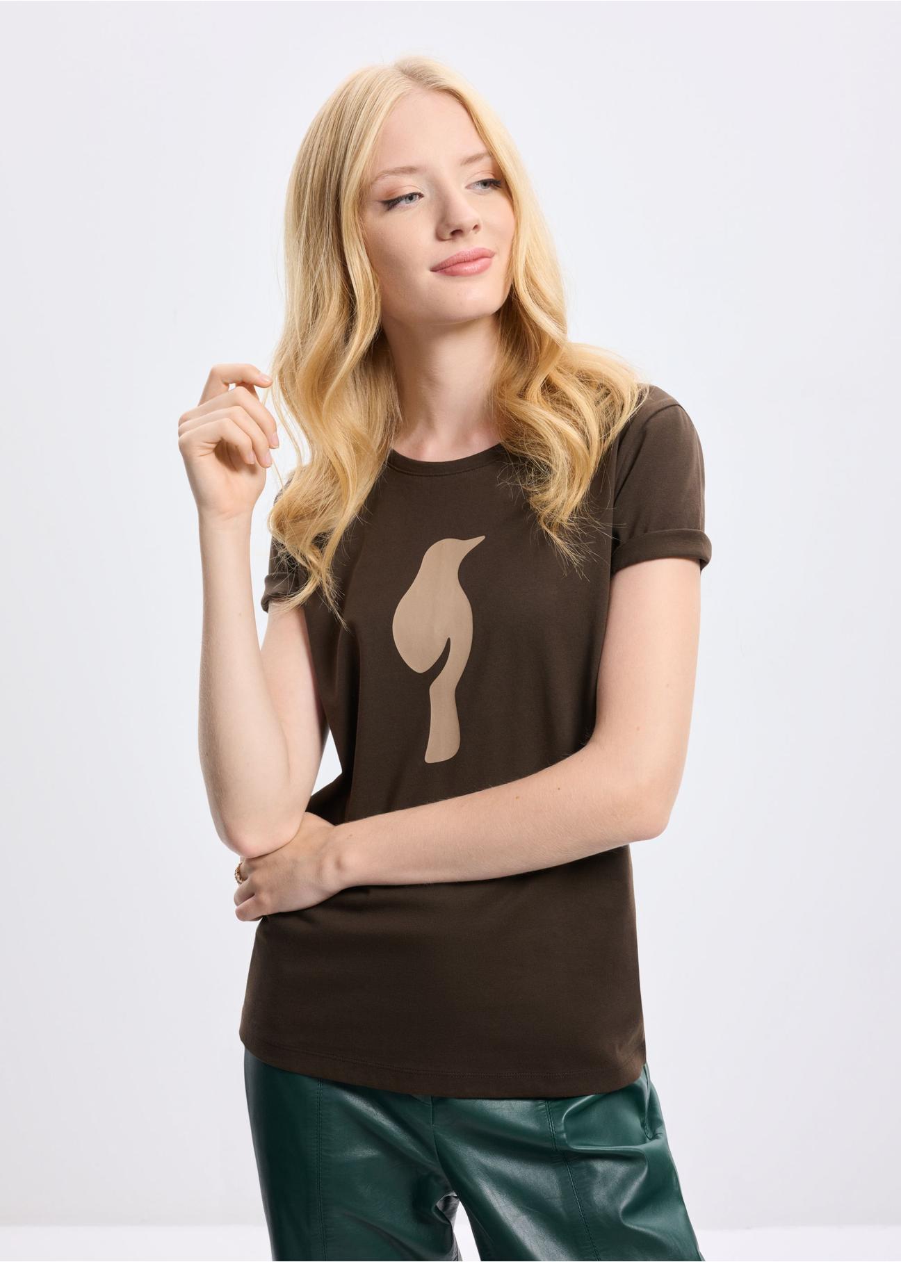 Brown women's t-shirt with a logo TSHDT-0133-90(Z24)