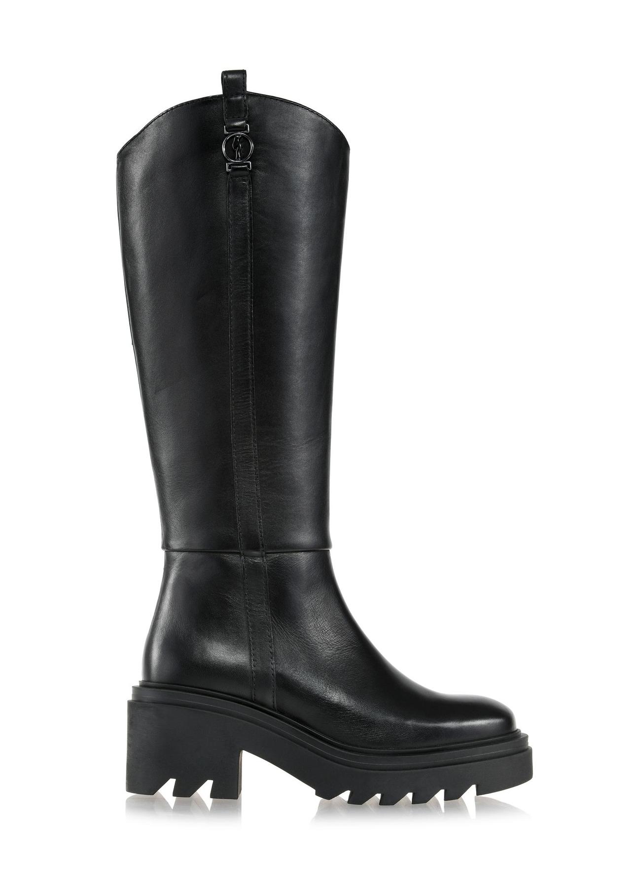 Black leather boots with a massive sole BUTYD-1111-99(Z24)-01