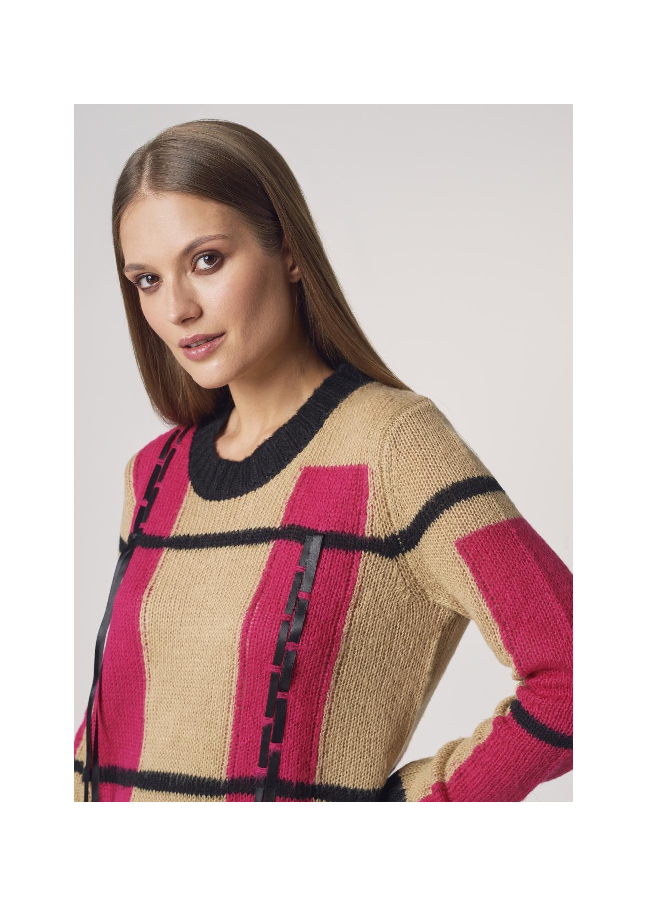Sweter damski z ozdobnymi tasiemkami SWEDT-0141-31(Z21)