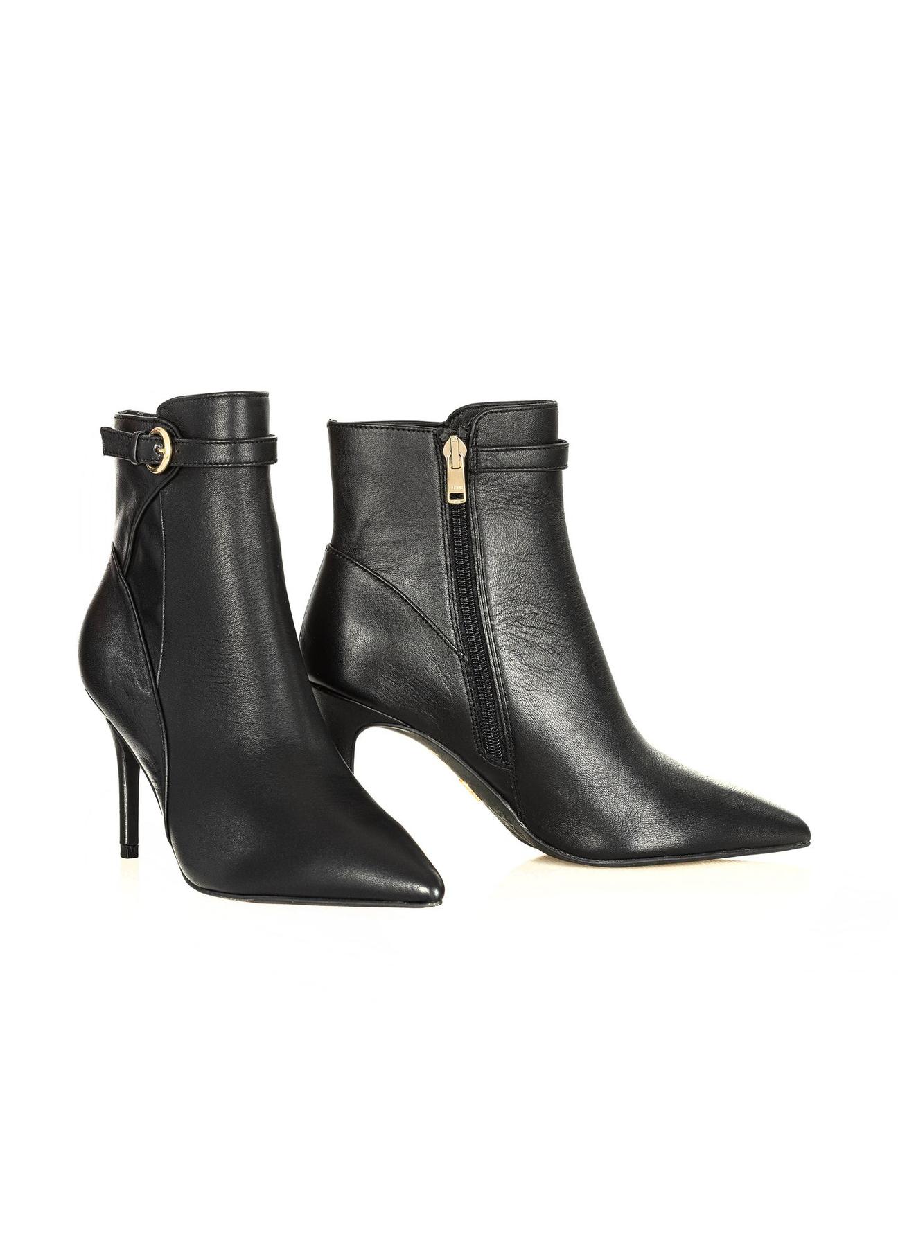 Black leather ankle boots with a high heel BUTYD-1123-99(Z24)-01