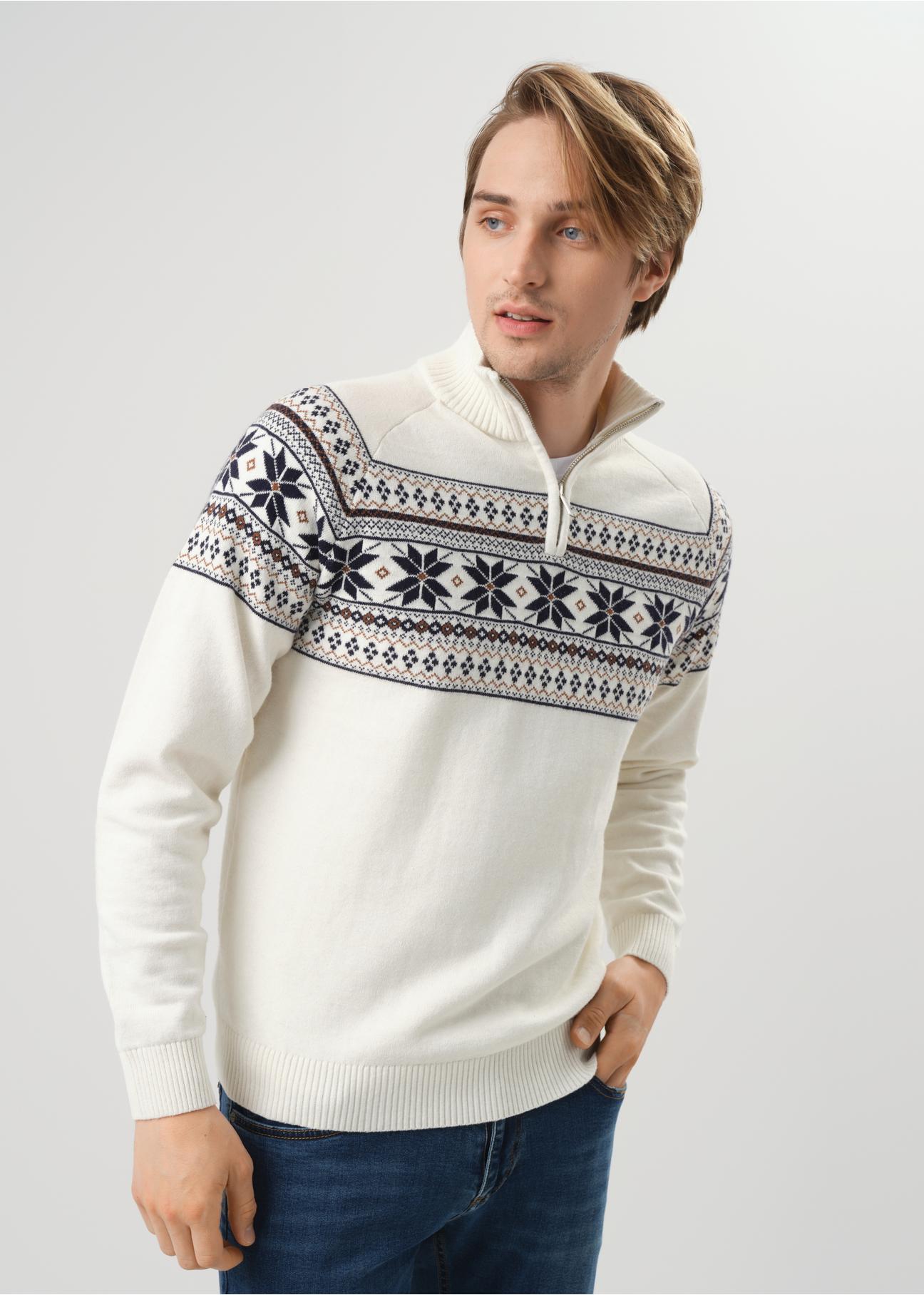 Kremowy sweter męski we wzór norweski SWEMT-0133-12(Z23)