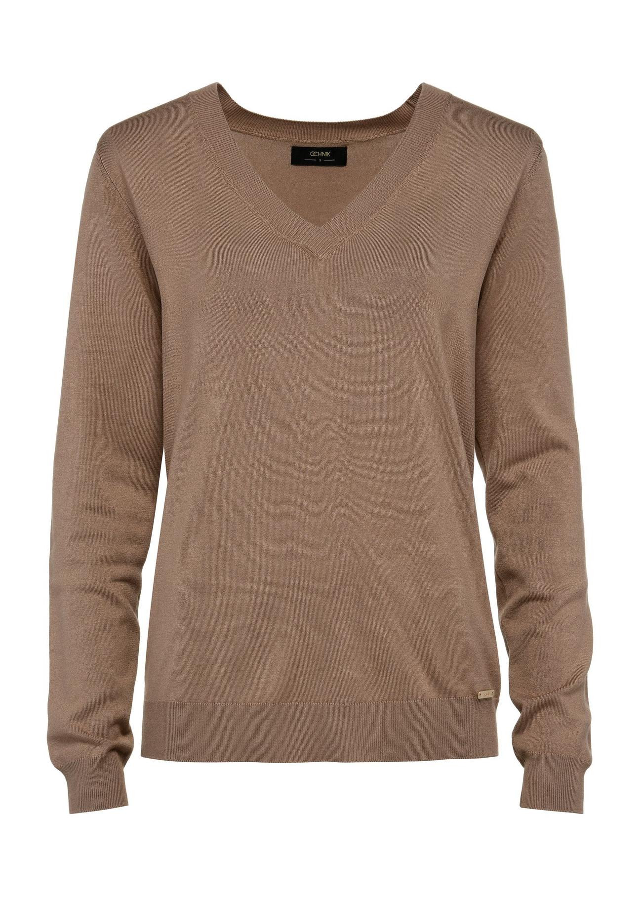 Sweter damski z dekoltem V-neck w kolorze camelu SWEDT-0201-83(W25)-01