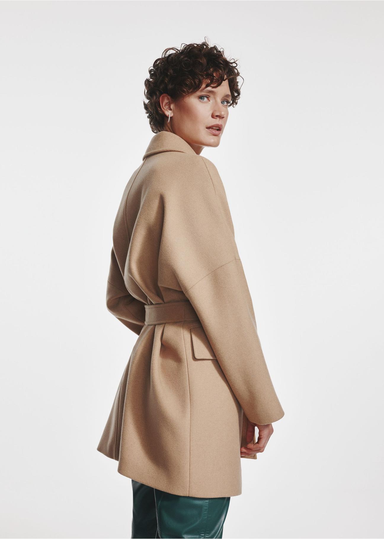 Short beige women's coat PLADT-0057-24(Z24)-04