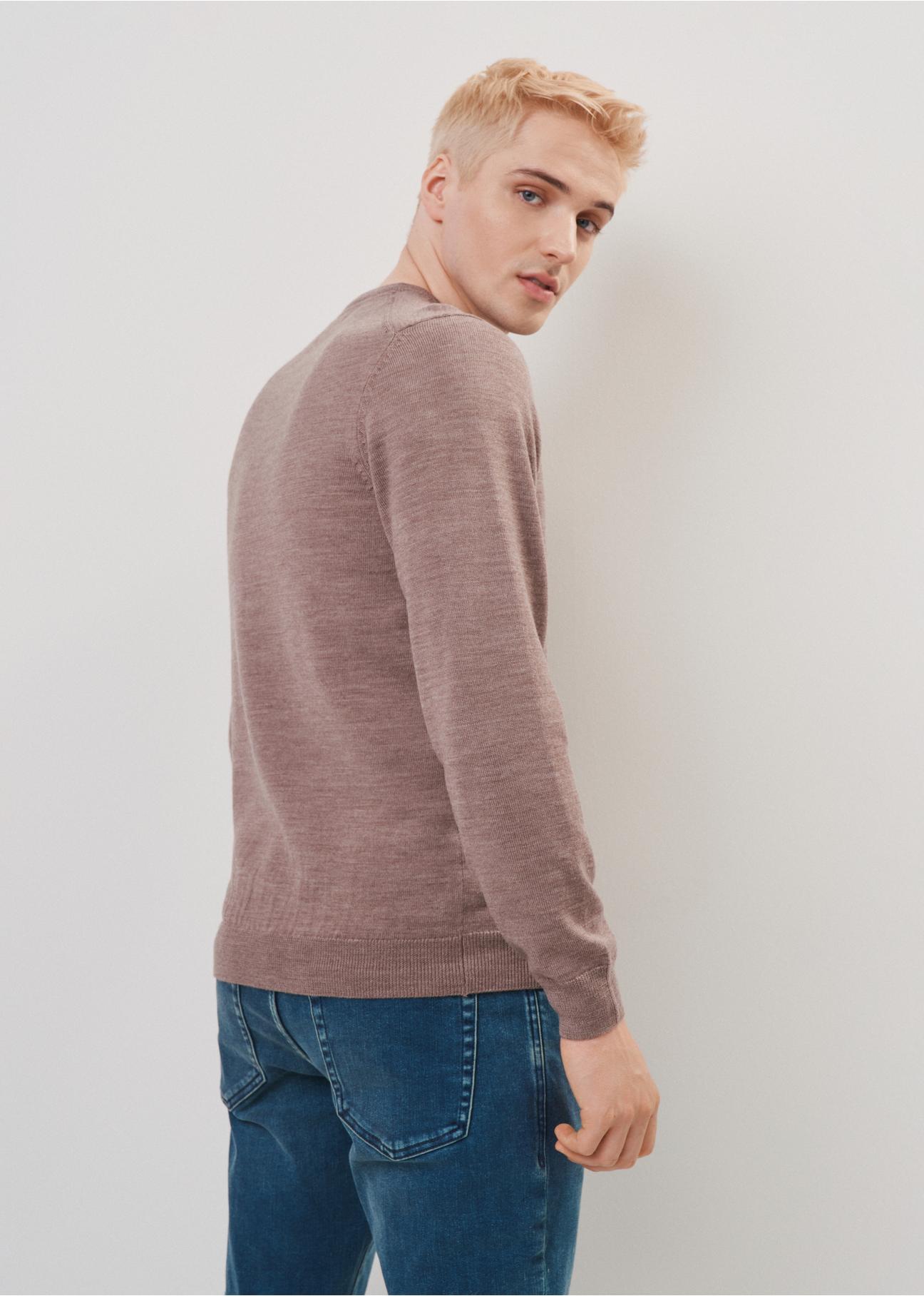 Beżowy wełniany sweter męski SWEMT-0139-81(Z23)