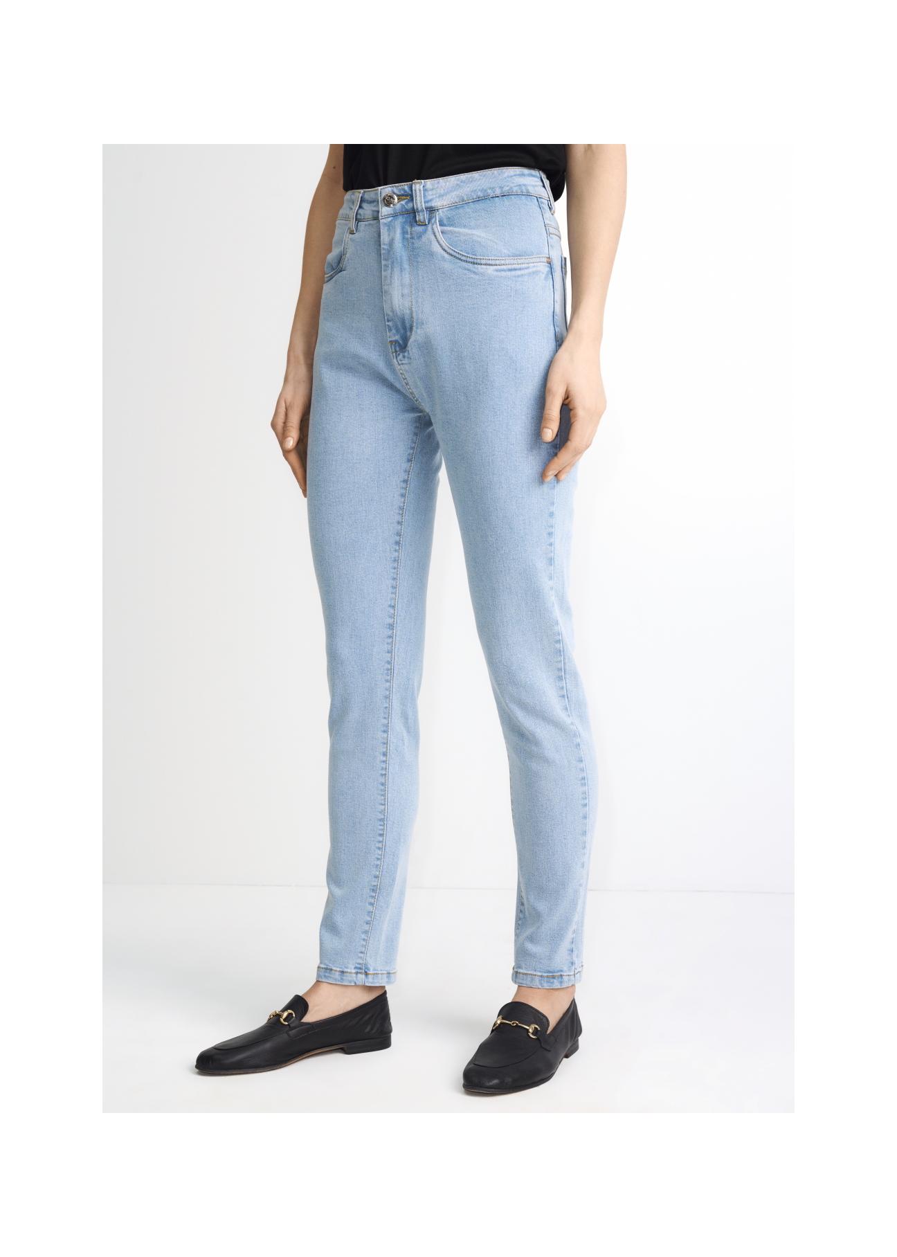 Jasne spodnie jeansowe damskie JEADT-0005-61(W22)