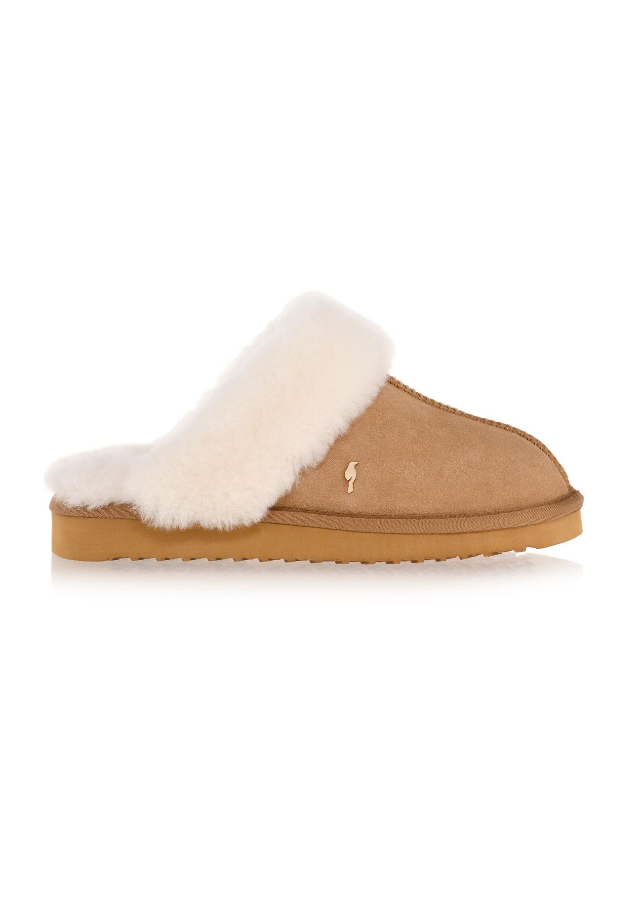 Beige slip-on slippers in snow boot style BUTYD-1137-82(Z24)-03