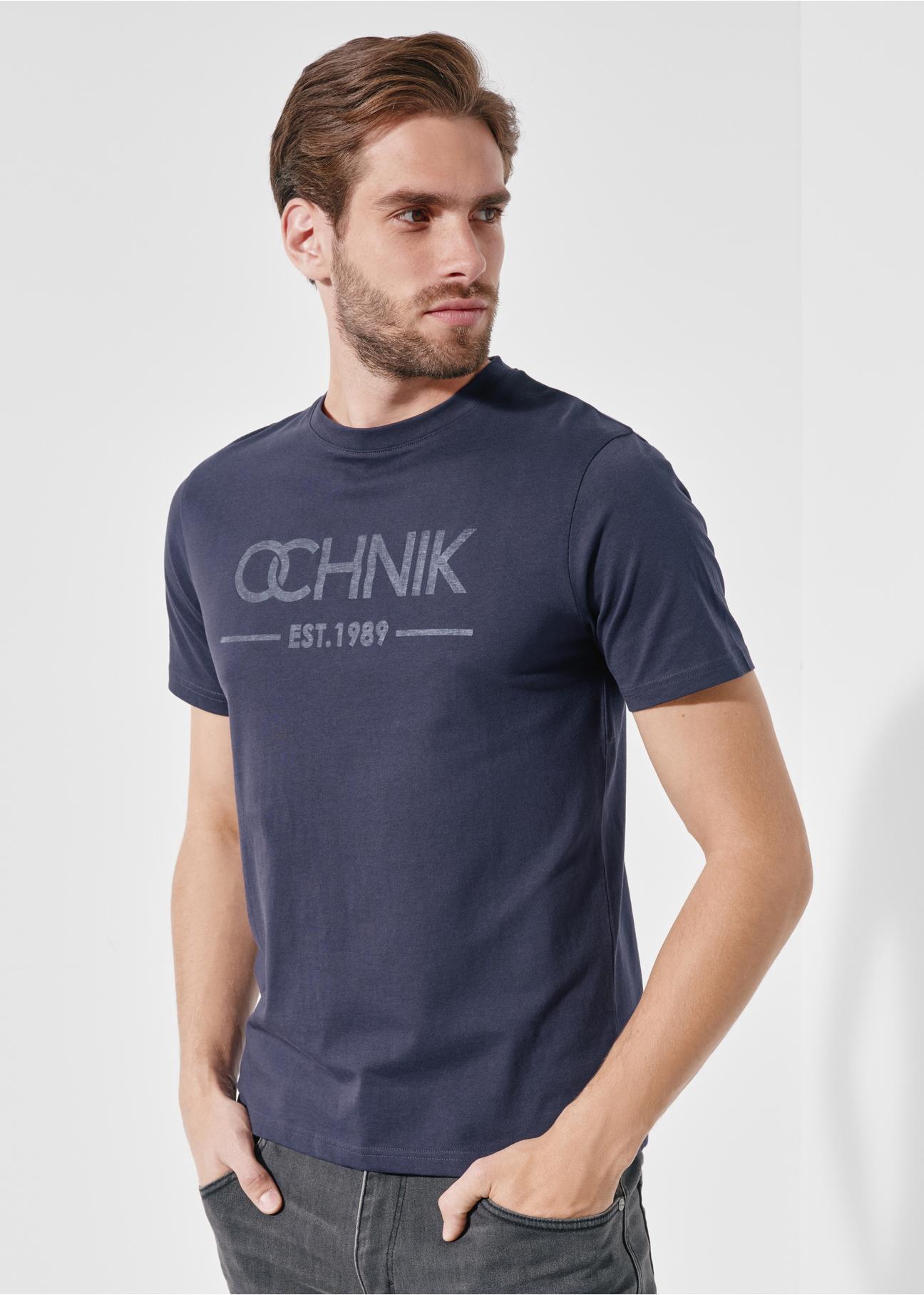 Granatowy T-shirt męski z logo TSHMT-0095-68(W24)