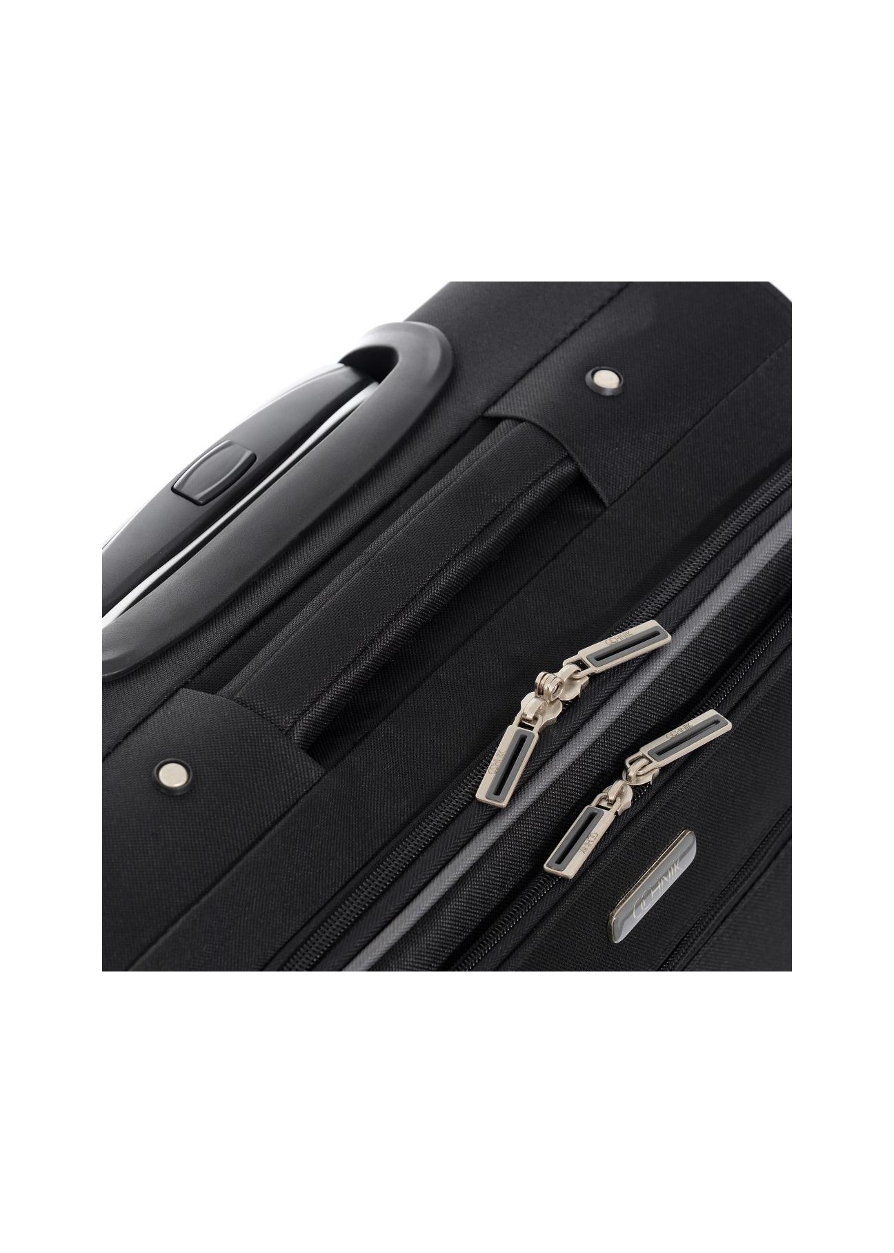 Średnia walizka na kółkach WALNY-0019-99-24(W17)