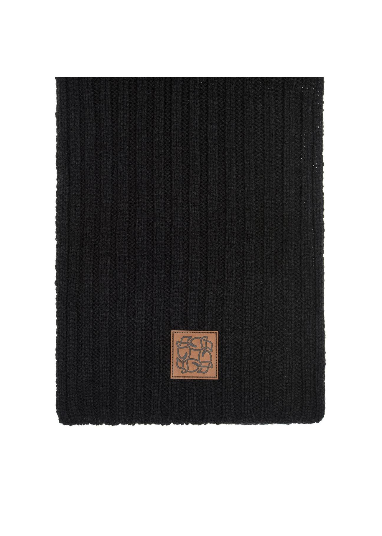 Długi czarny szalik damski SZADT-0150-99(Z23)